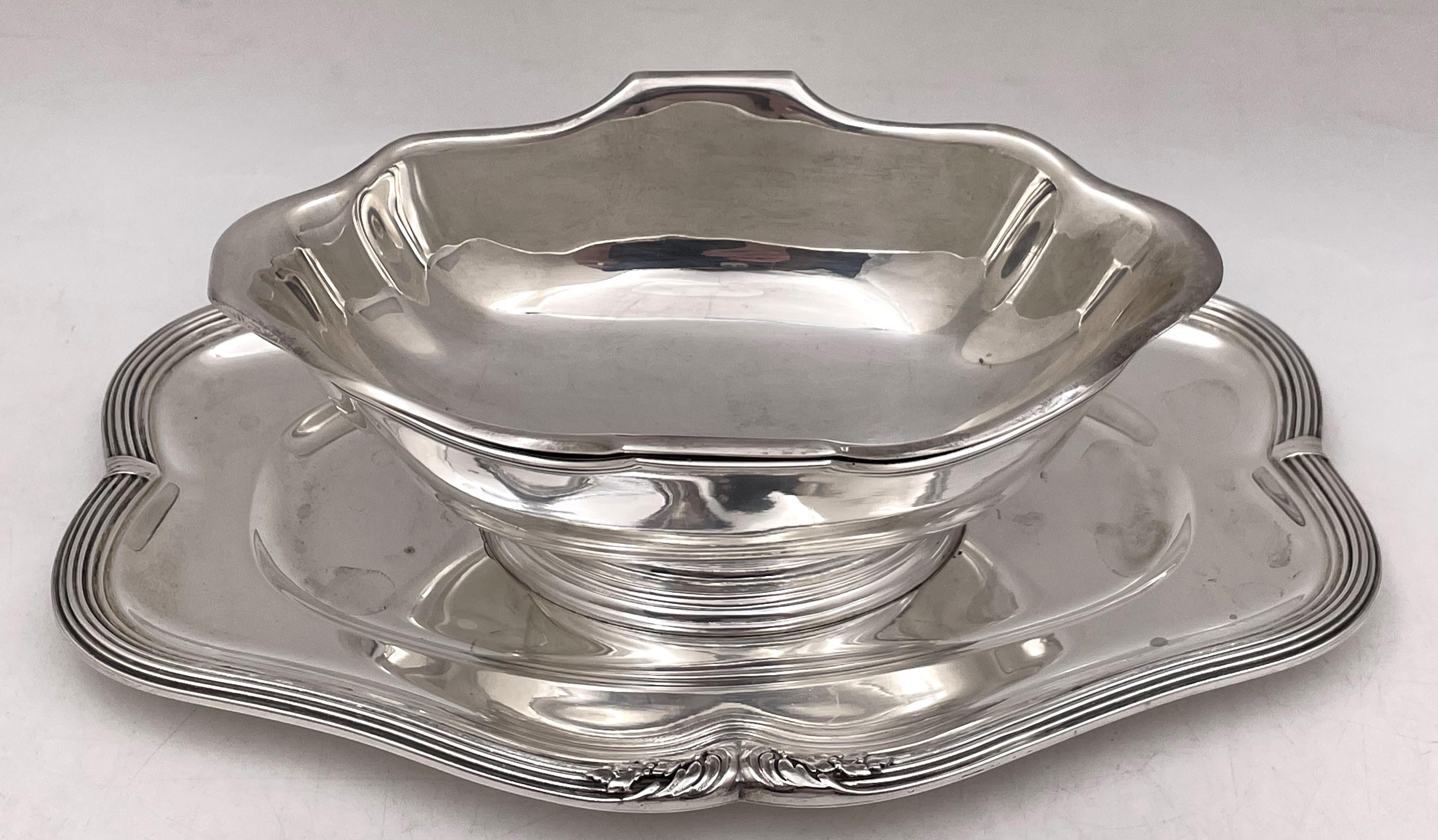 Emile Puiforcat French Sterling Silver Gravy Sauce Boat & Underplate in Art Deco In Good Condition For Sale In New York, NY