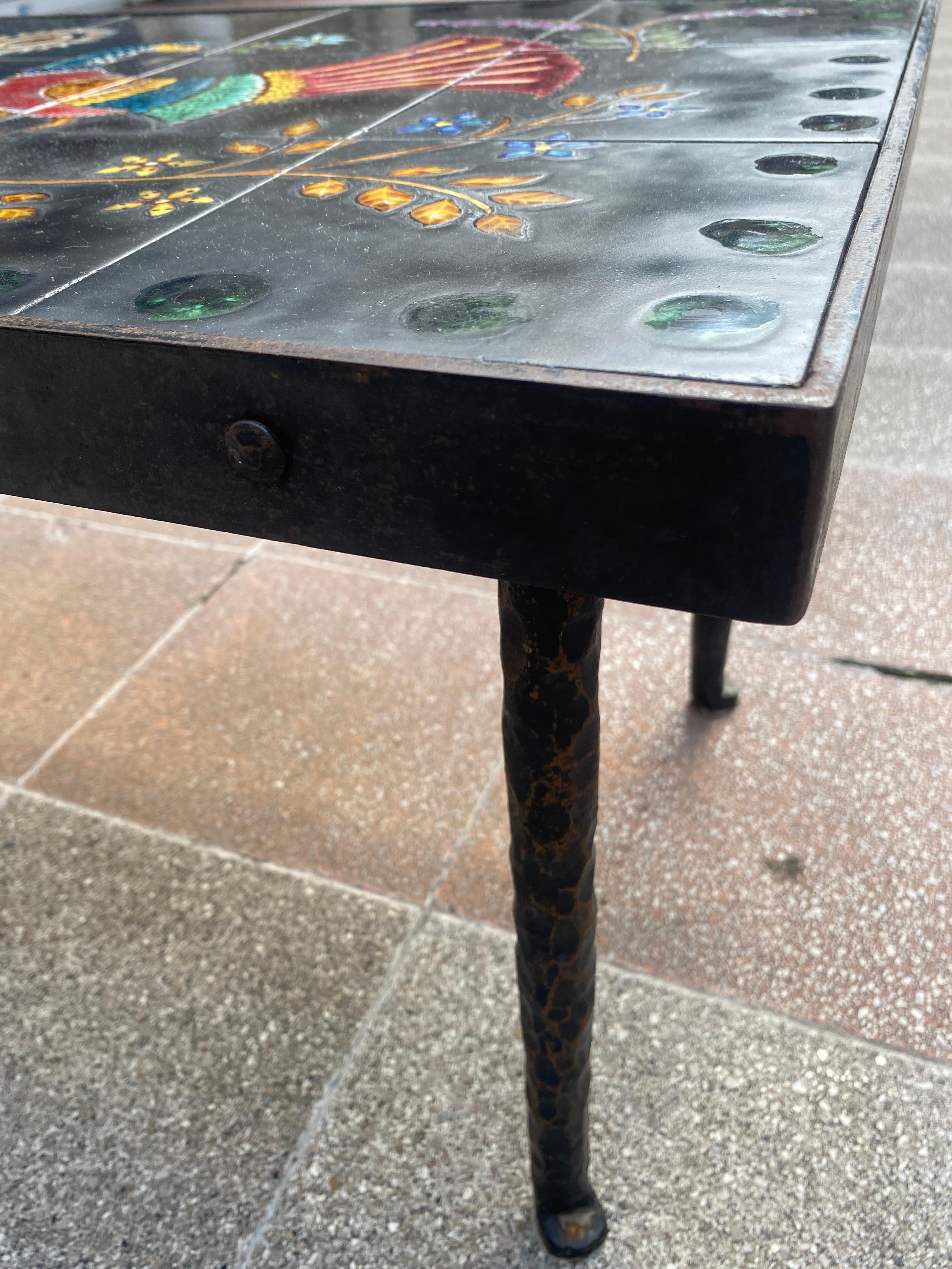 Émile Rocher Table basse en fer forgé et céramique en vente 1