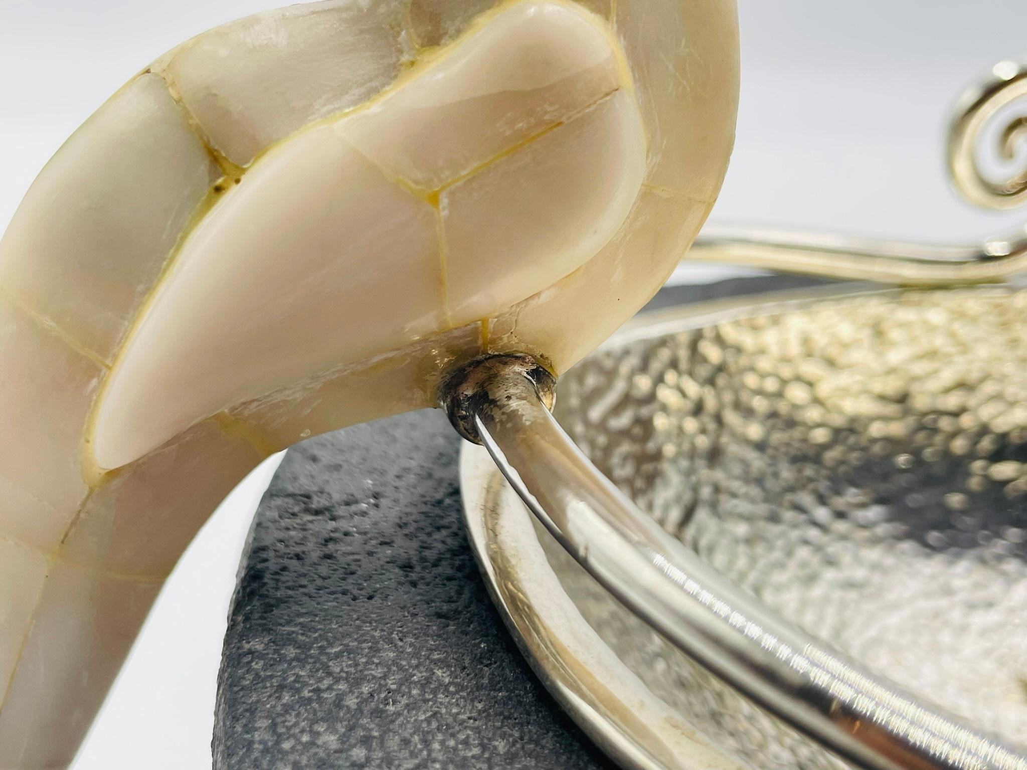 Emilia Castillo Kakadu-Silberschale mit Sockel aus Vulkangestein, 1980er Jahre im Angebot 6