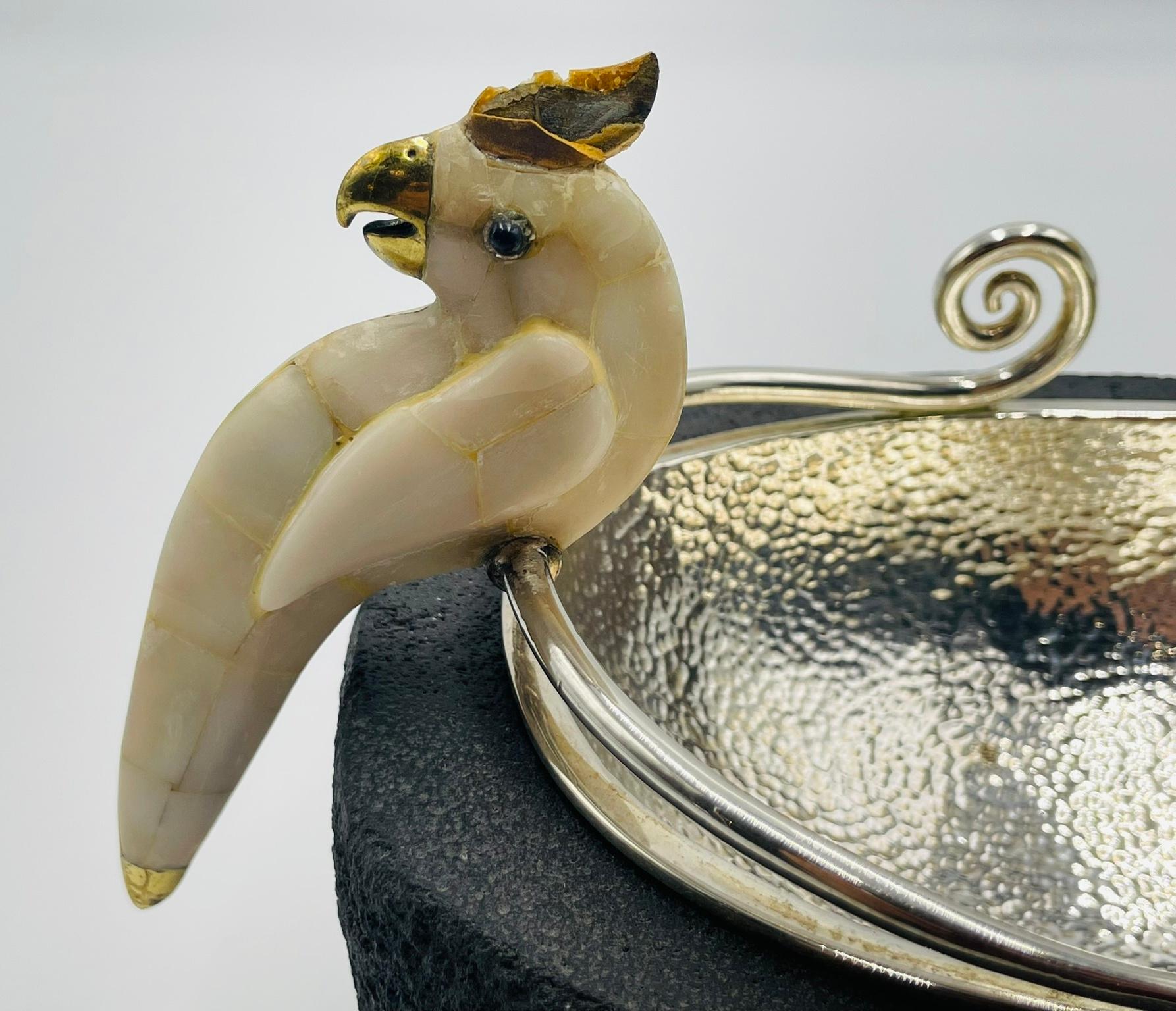 Emilia Castillo Kakadu-Silberschale mit Sockel aus Vulkangestein, 1980er Jahre im Angebot 7