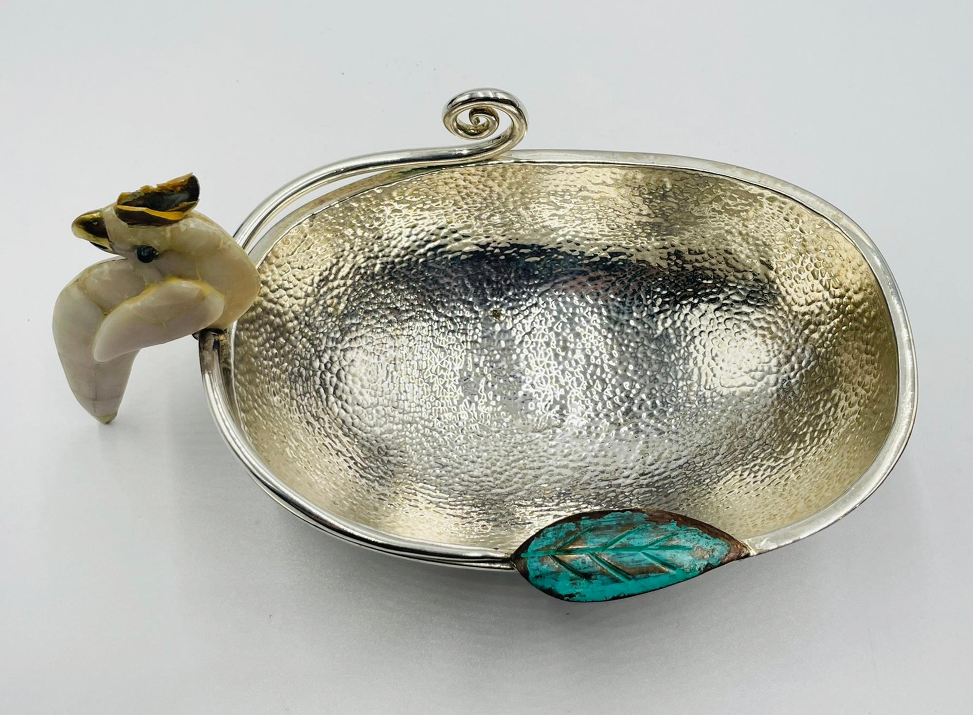 Emilia Castillo Kakadu-Silberschale mit Sockel aus Vulkangestein, 1980er Jahre im Angebot 12