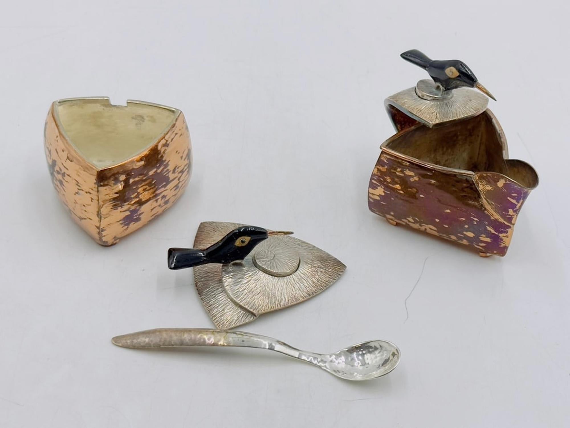 Set di lattiere e zuccheri in rame e argento di Emilia Castillo con sculture di uccelli, Messico in vendita 4