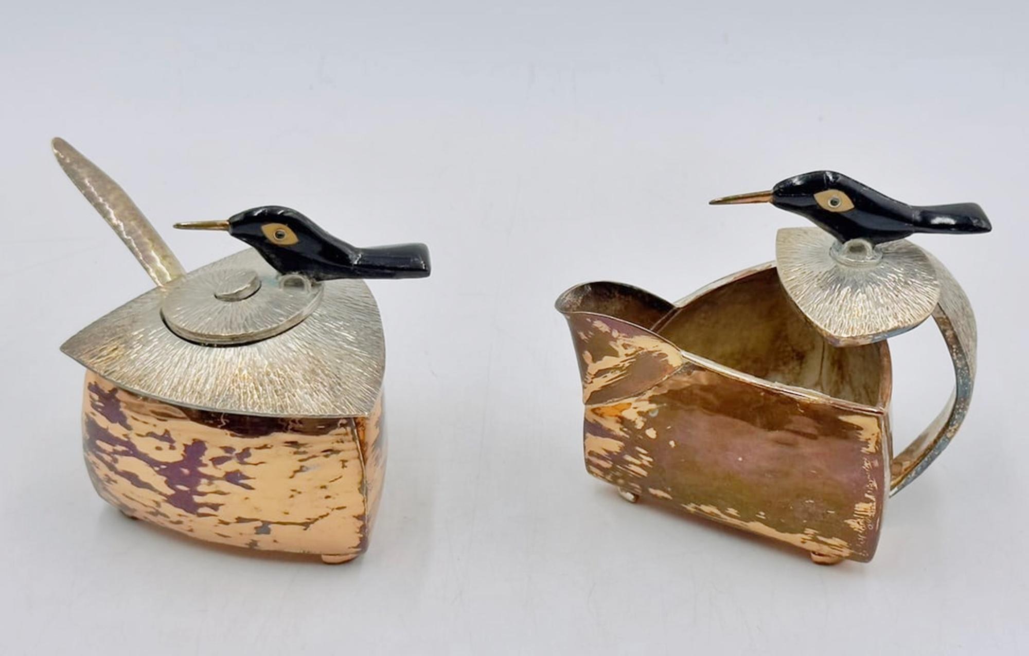 Fine XX secolo Set di lattiere e zuccheri in rame e argento di Emilia Castillo con sculture di uccelli, Messico in vendita