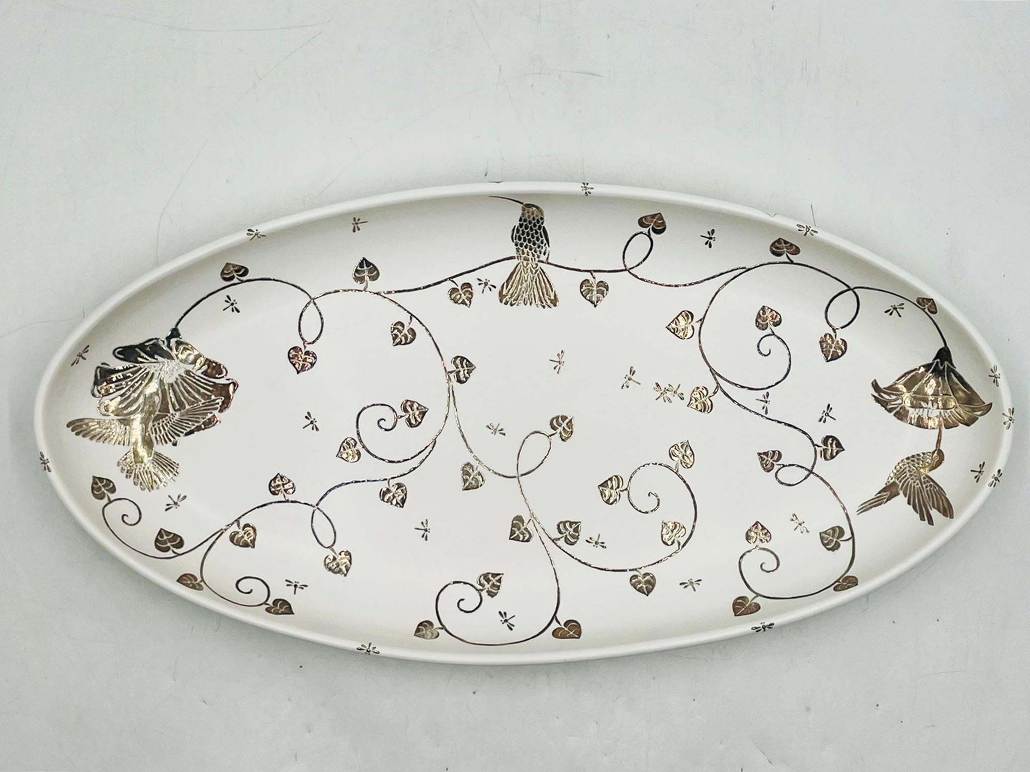 Extraordinaire grand plat en porcelaine et argent pur de la célèbre designer mexicaine Emilia Castillo, signé Emilia Castillo, Plata Pura, Mexico 