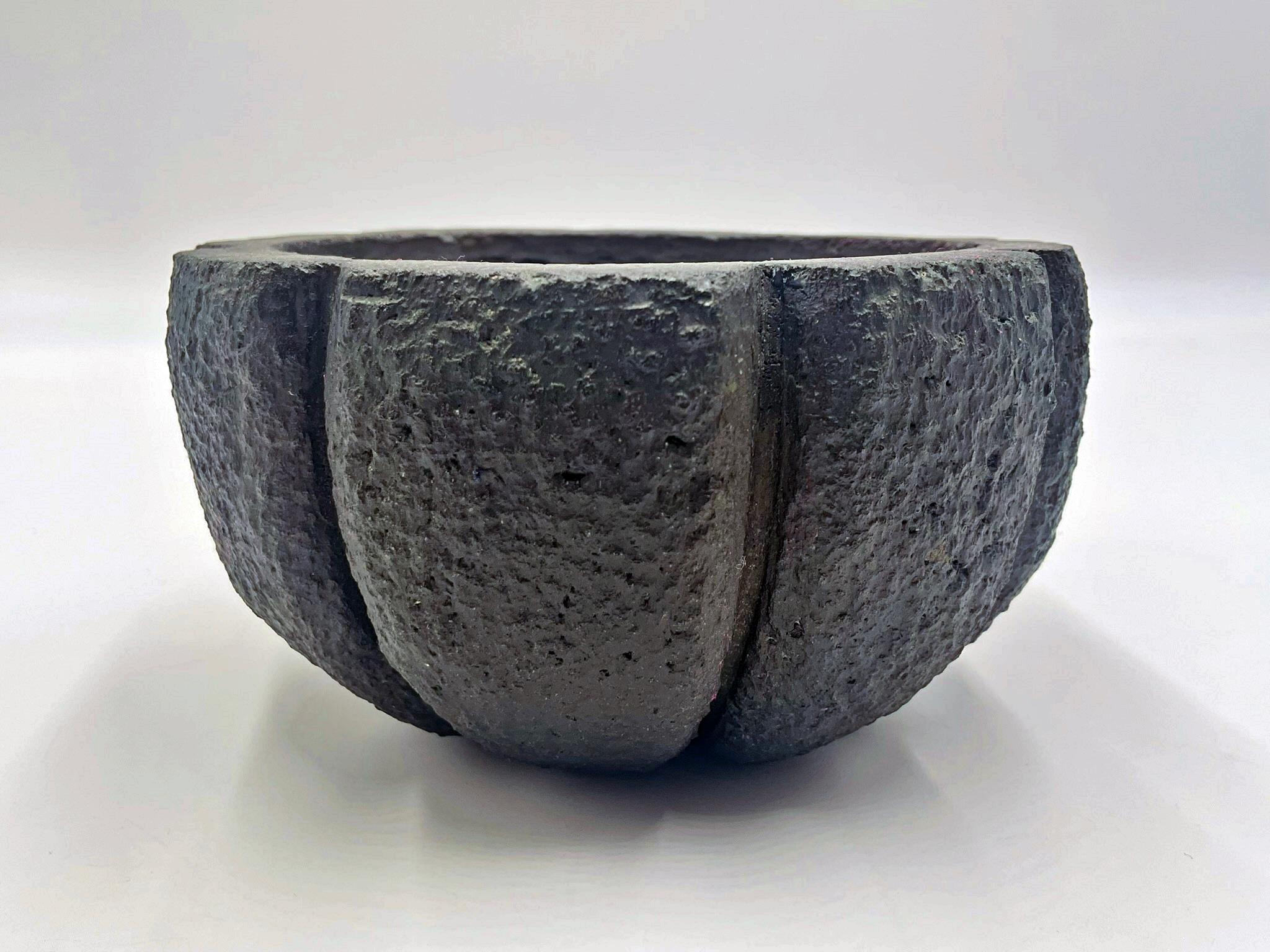 Emilia Castillo Schale aus Silber mit Froschmotiv auf Sockel aus Vulkangestein, mexikanische Moderne im Angebot 3