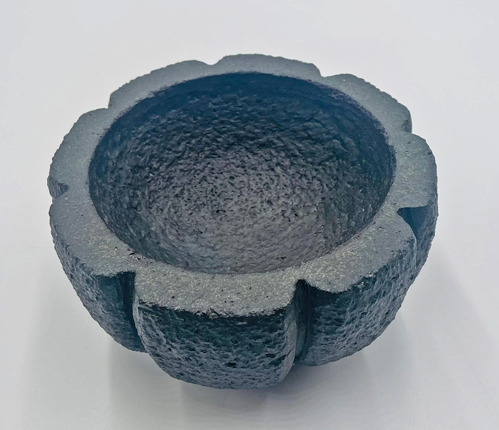 Emilia Castillo Schale aus Silber mit Froschmotiv auf Sockel aus Vulkangestein, mexikanische Moderne im Angebot 4