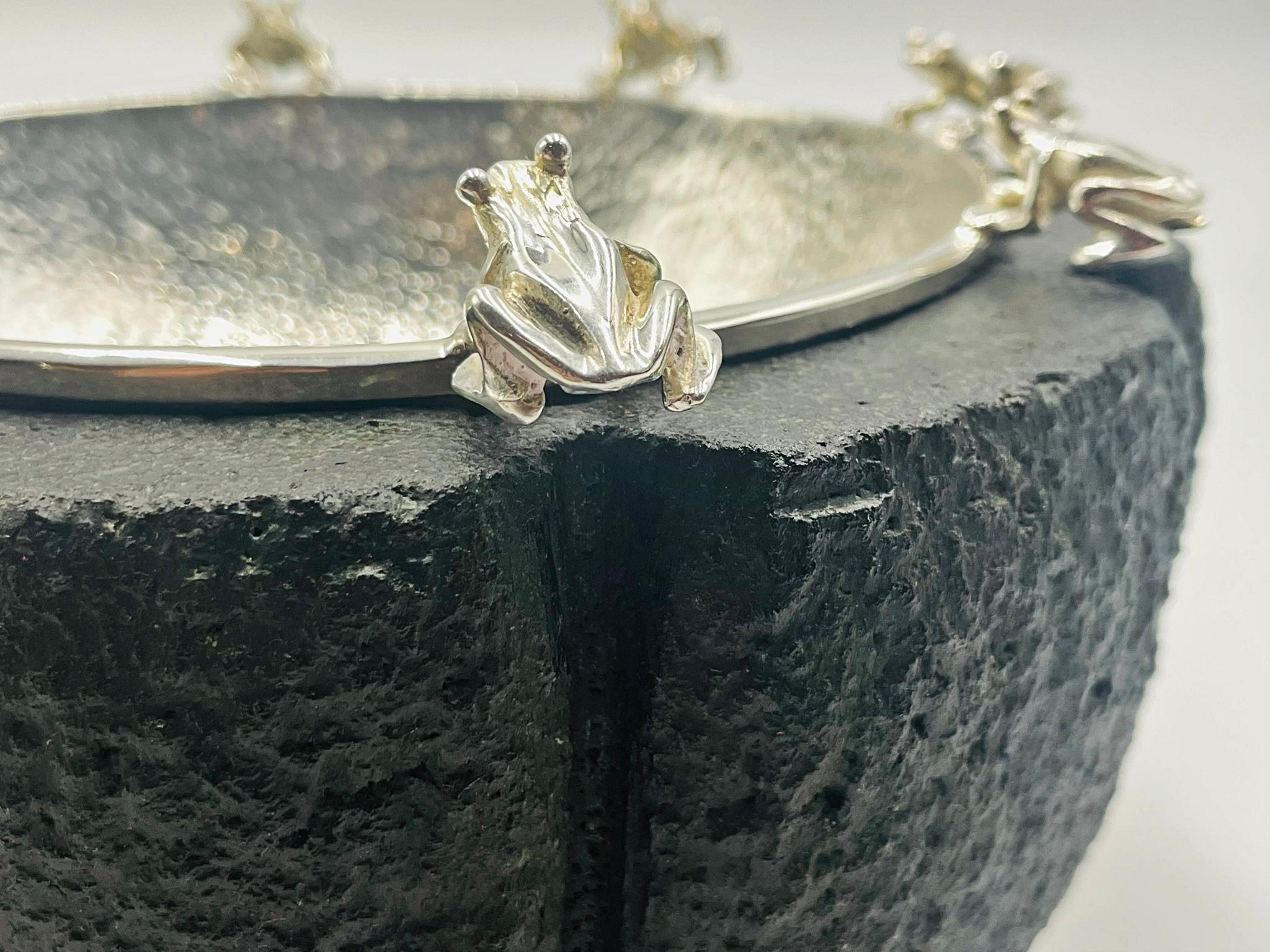 Emilia Castillo Schale aus Silber mit Froschmotiv auf Sockel aus Vulkangestein, mexikanische Moderne im Angebot 8
