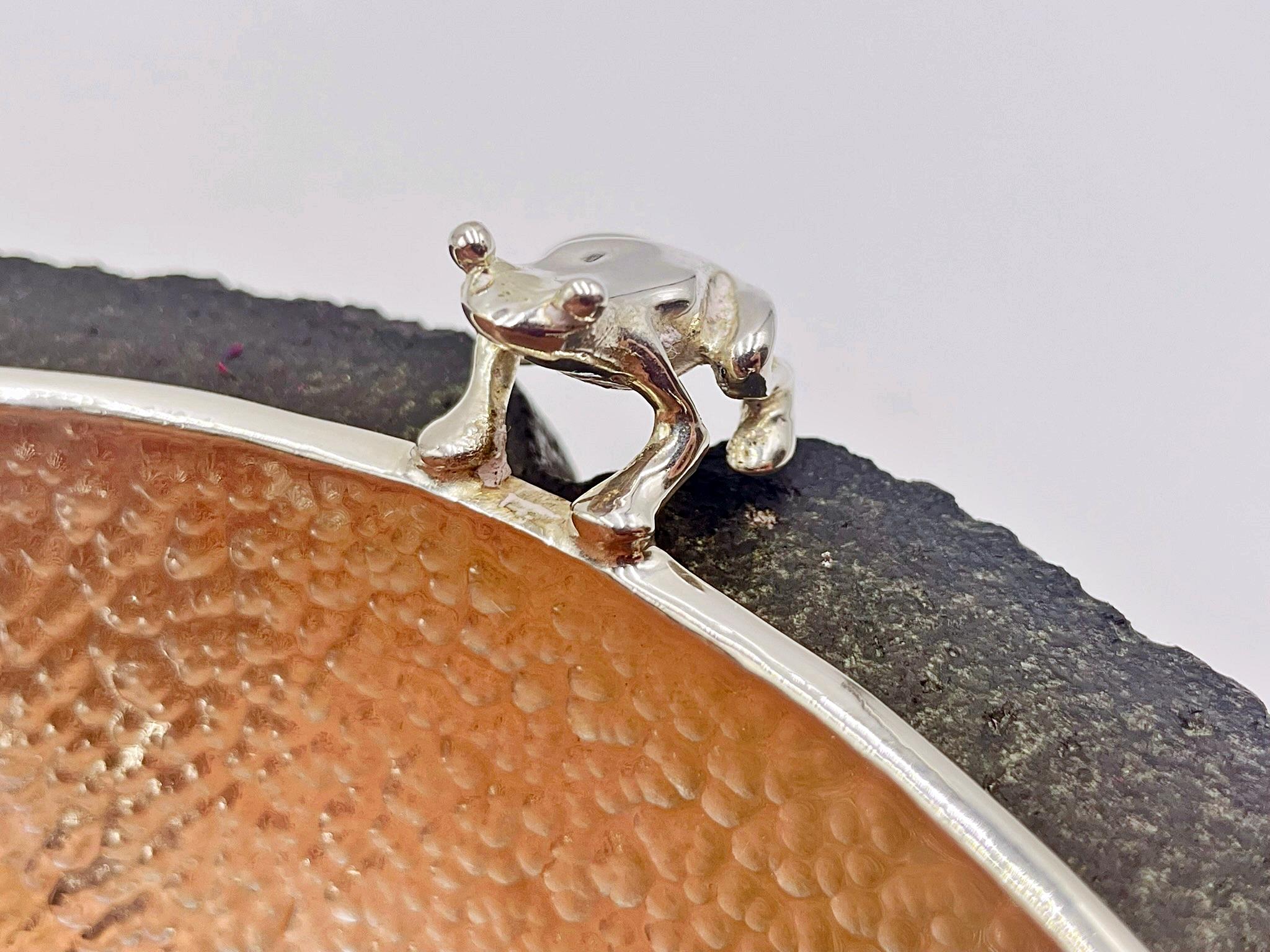 Emilia Castillo Schale aus Silber mit Froschmotiv auf Sockel aus Vulkangestein, mexikanische Moderne im Angebot 10