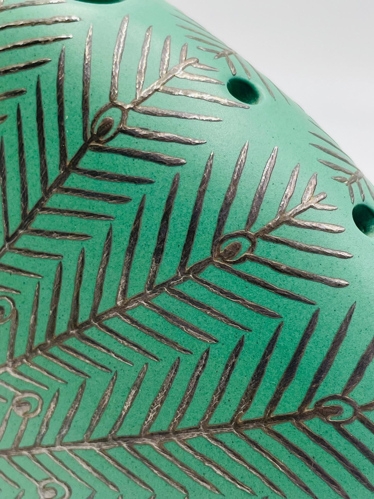 Vase paon en porcelaine verte et argent d'Emilia Castillo, Taxco Mexico, 1998 en vente 3