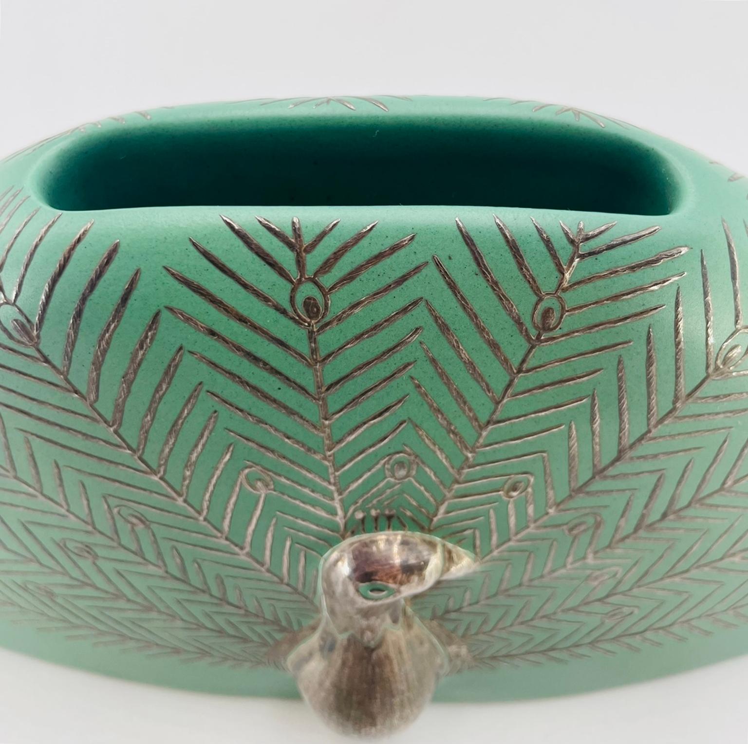 Vase paon en porcelaine verte et argent d'Emilia Castillo, Taxco Mexico, 1998 en vente 5