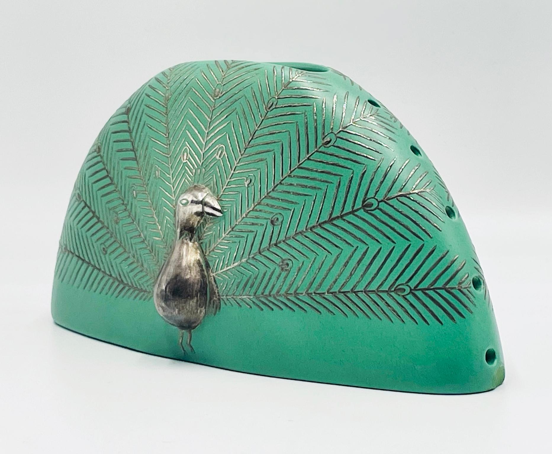 Argent Vase paon en porcelaine verte et argent d'Emilia Castillo, Taxco Mexico, 1998 en vente