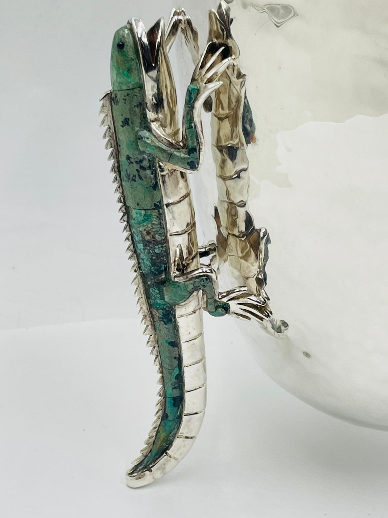 Vaso in argento martellato di Emilia Castillo con lucertole di malachite, modernista messicano in vendita 4