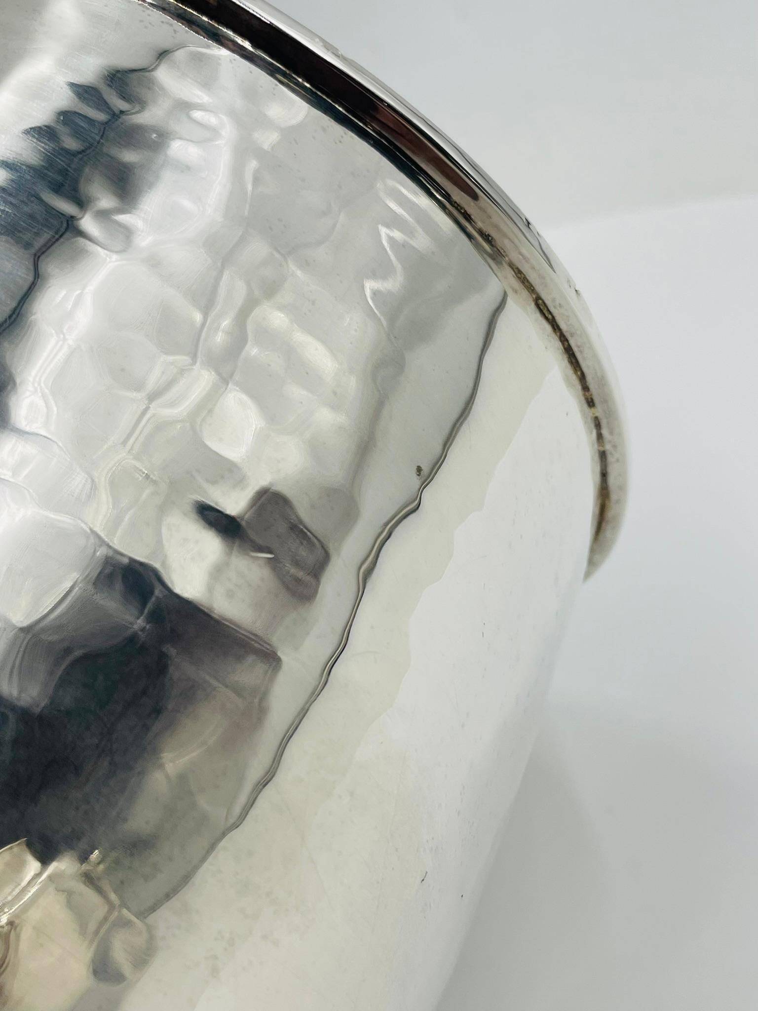 Vaso in argento martellato di Emilia Castillo con base scultorea a forma di orbita, Modernismo messicano in vendita 5