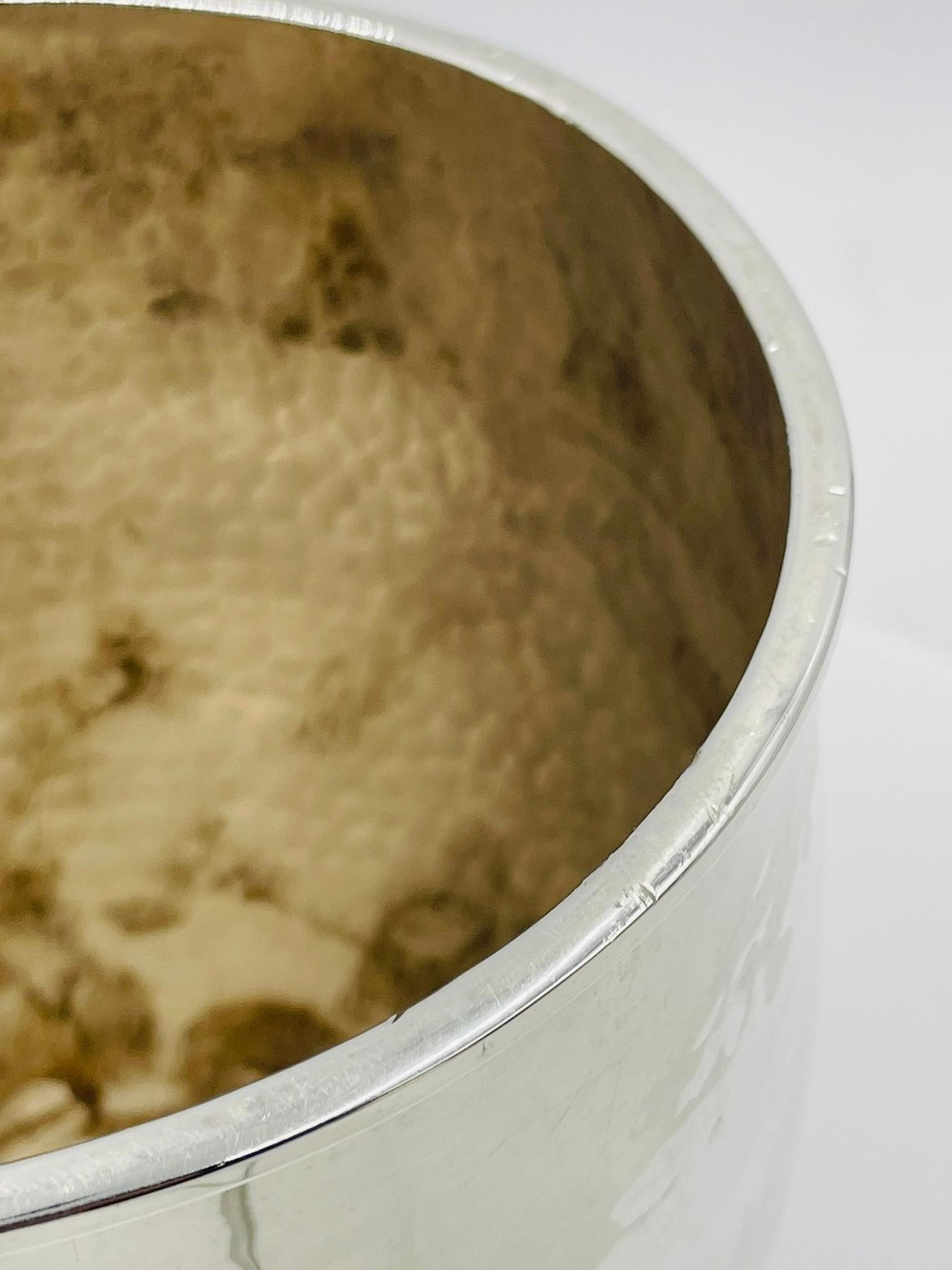 Vaso in argento martellato di Emilia Castillo con base scultorea a forma di orbita, Modernismo messicano in vendita 9