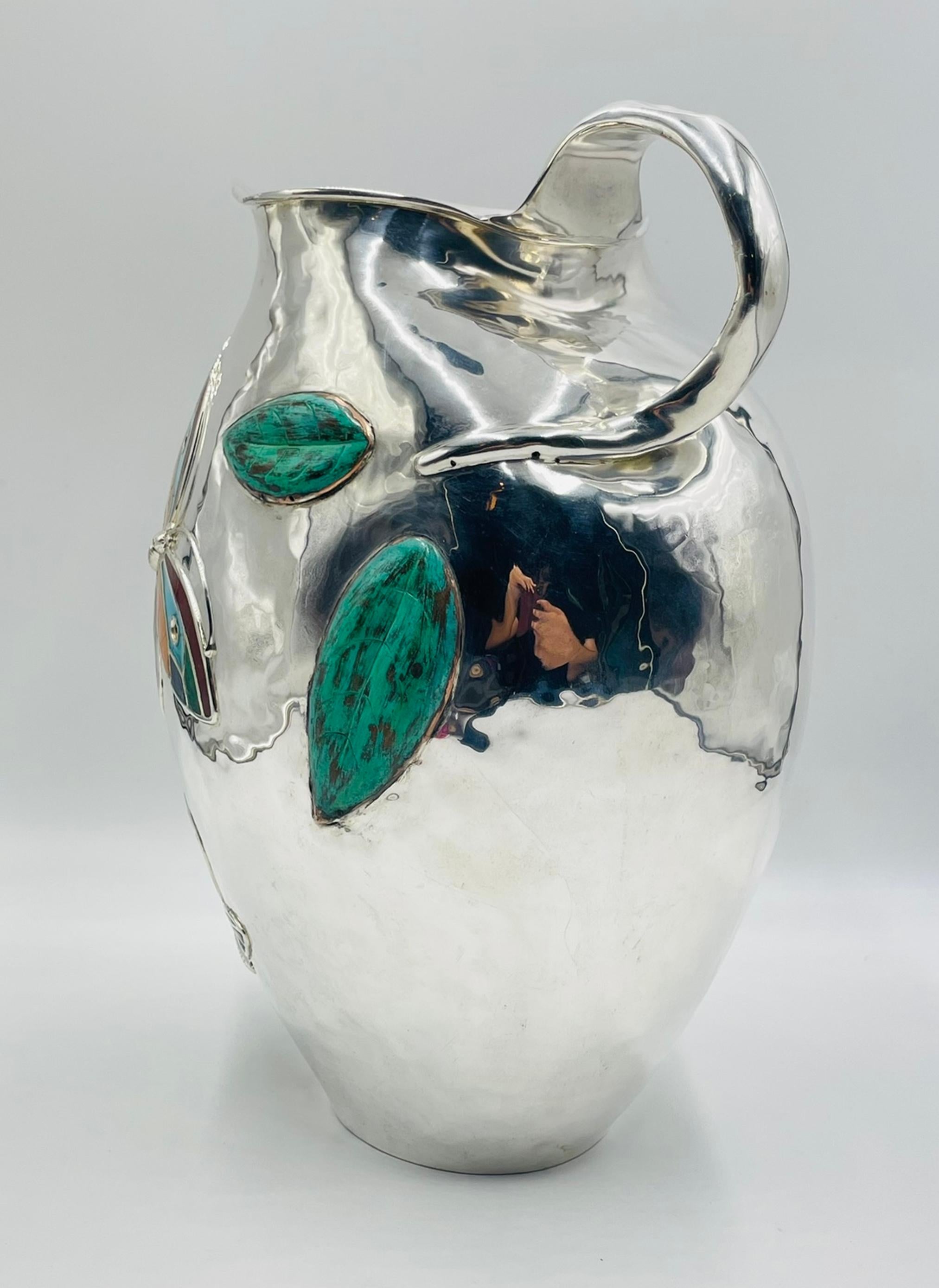 Fino al XVIII secolo Brocca d'argento sovradimensionata di Emilia Castillo con intarsio di pietre, argenteria Taxco in vendita