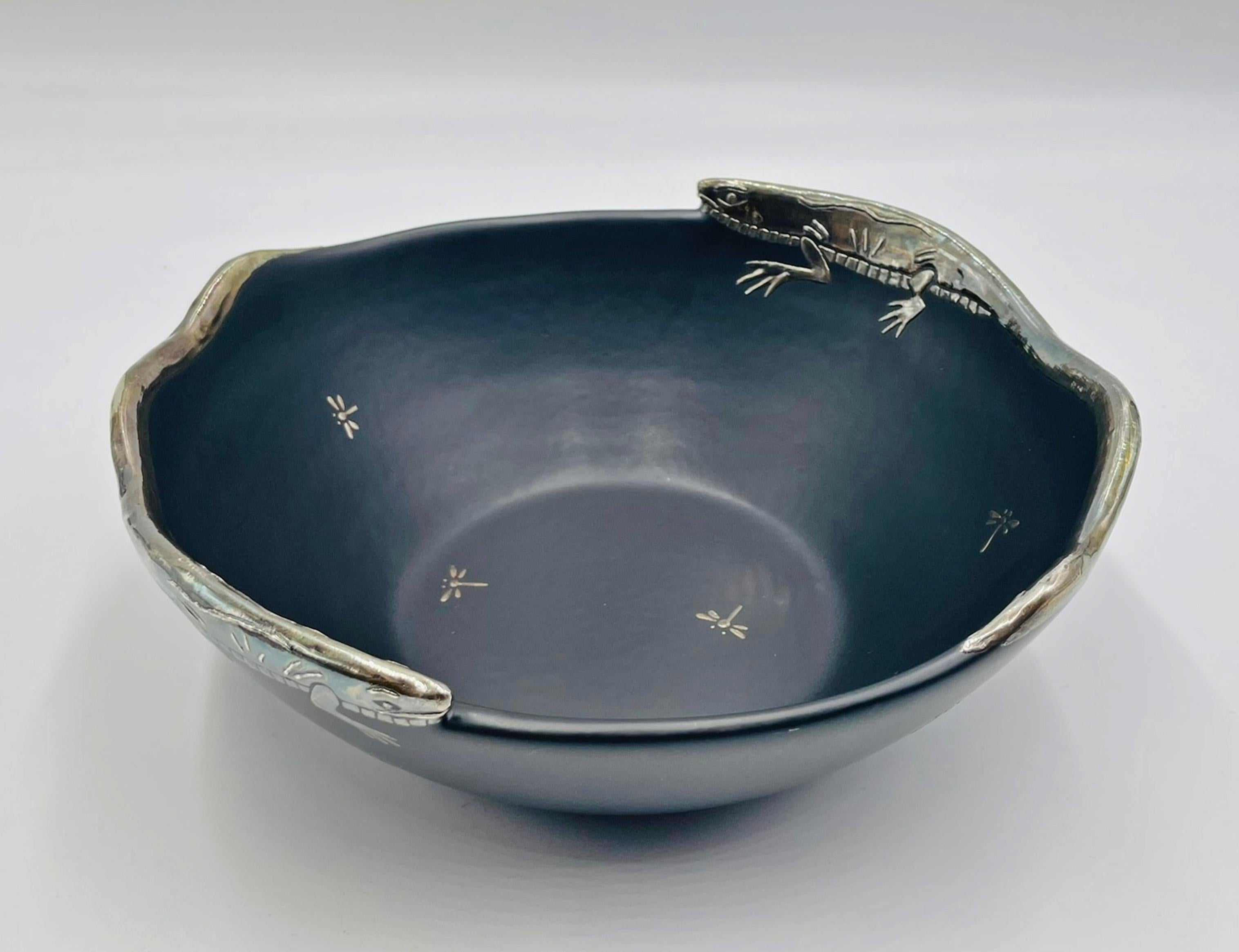 Ciotola Iguana in porcellana e argento puro di Emilia Castillo, Taxco, 2009 in vendita 2