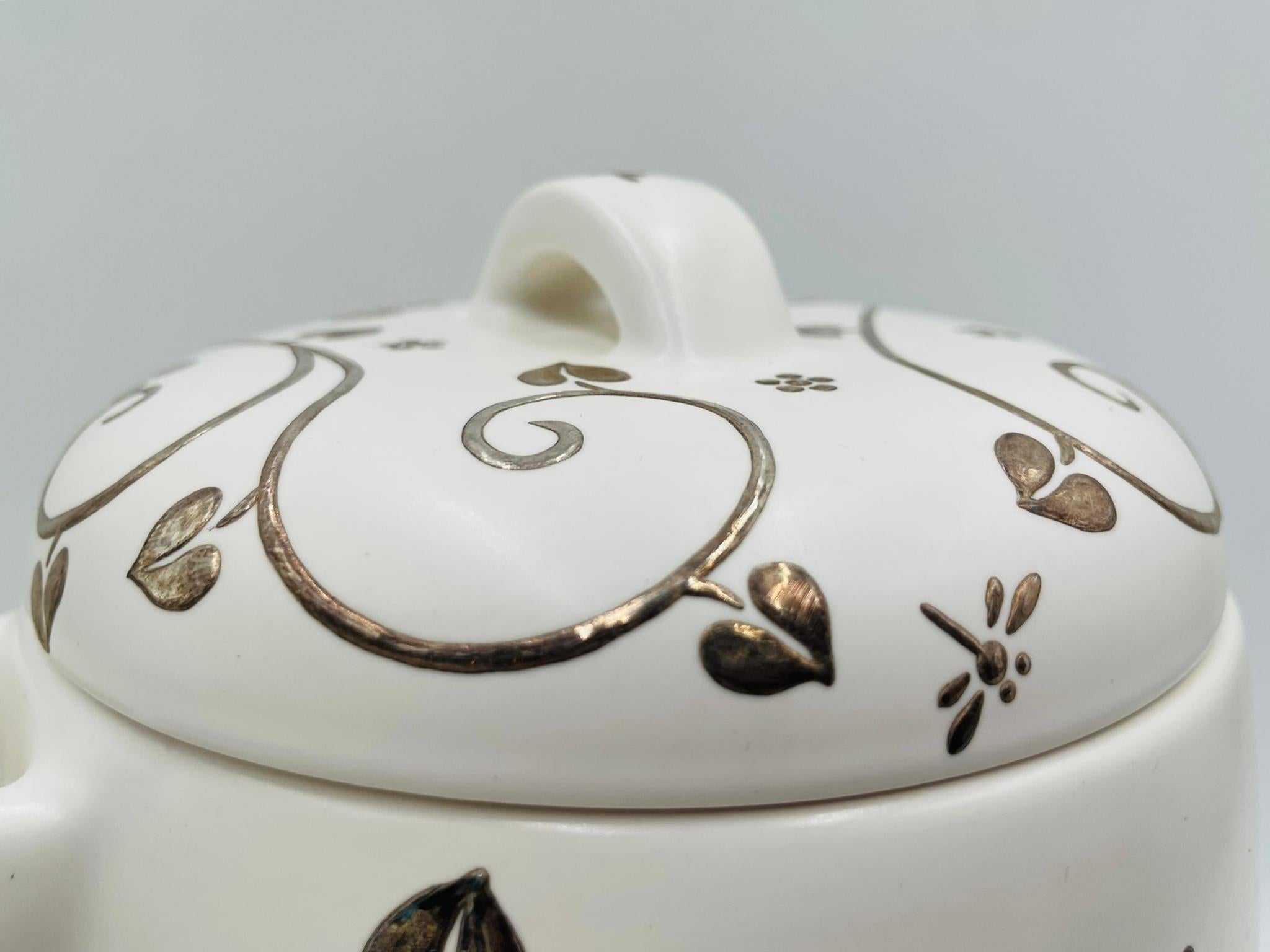 Barattolo con coperchio a farfalla in porcellana e argento di Emilia Castillo, Taxco Mexico in vendita 11