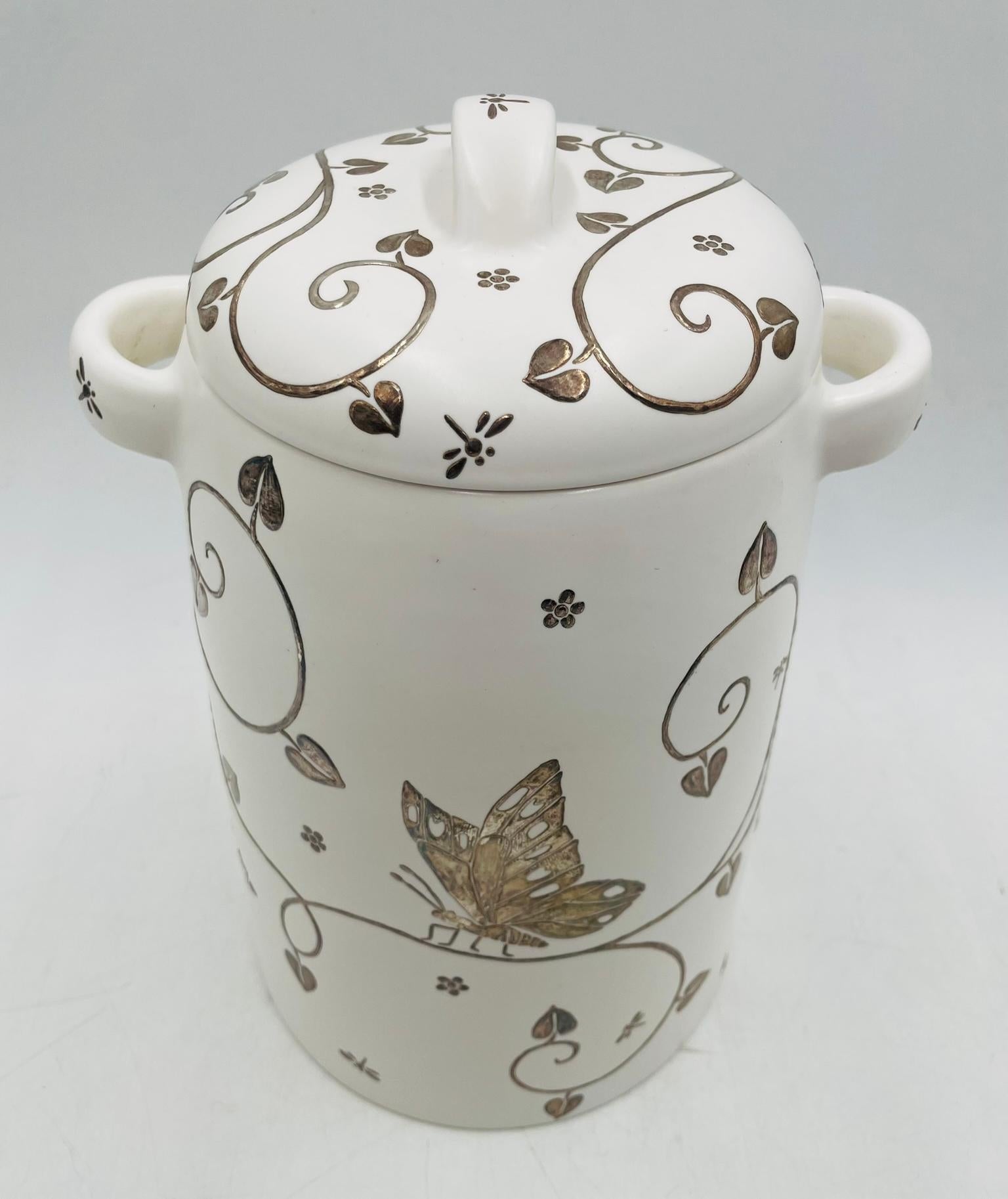 Messicano Barattolo con coperchio a farfalla in porcellana e argento di Emilia Castillo, Taxco Mexico in vendita