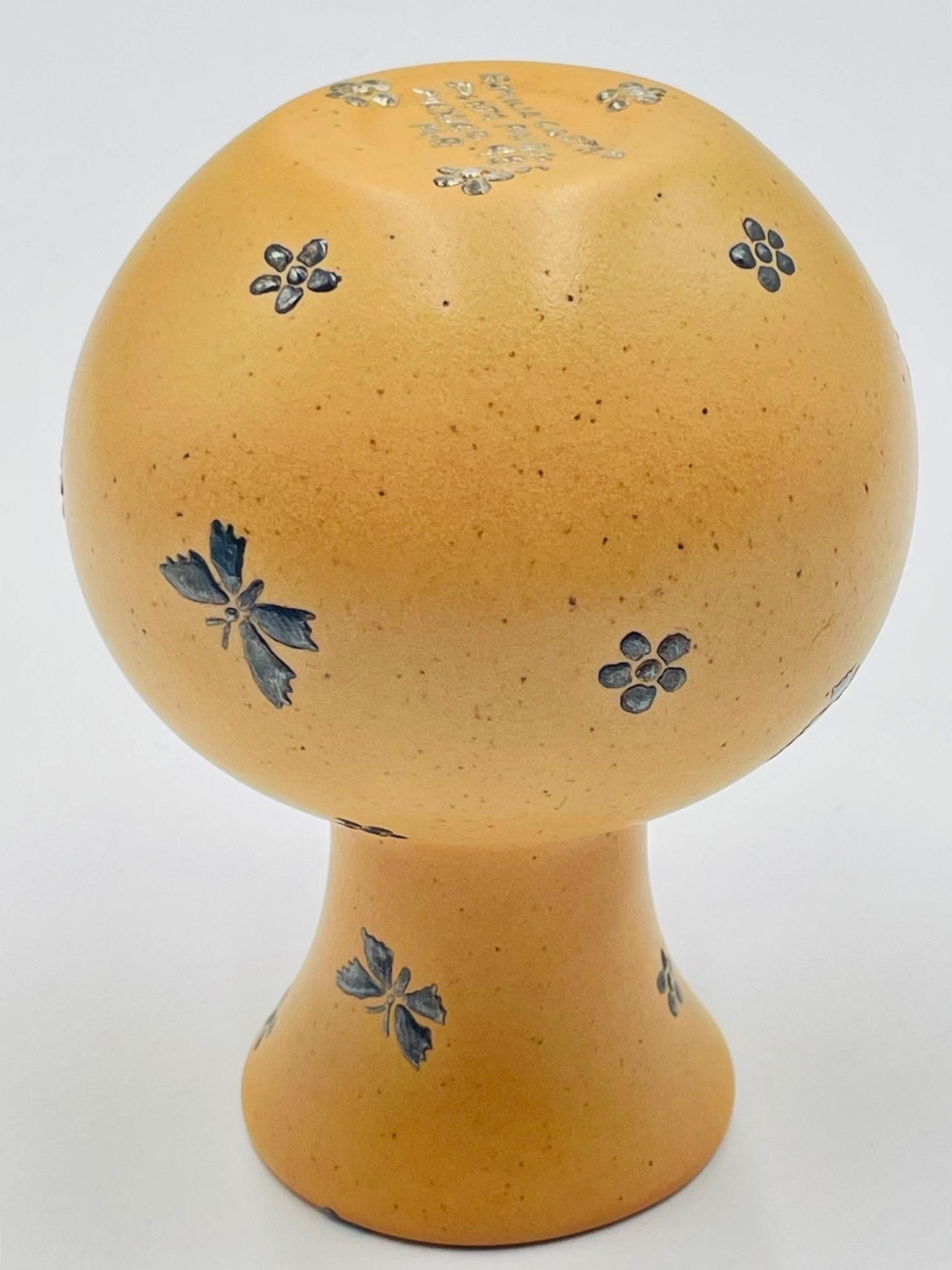 Emilia Castillo Vaso a farfalla in porcellana e argento, Messico 1998 in vendita 2