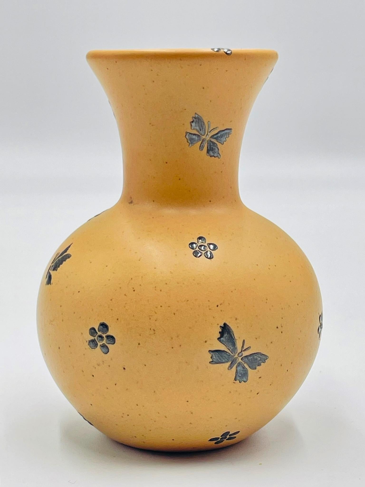 Messicano Emilia Castillo Vaso a farfalla in porcellana e argento, Messico 1998 in vendita