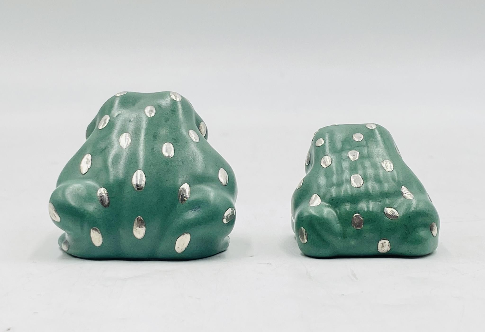 Emilia Castillo Reines Silber und Porzellan Frosch Salz- und Pfefferstreuer, Taxco 1998 (Mexikanisch) im Angebot