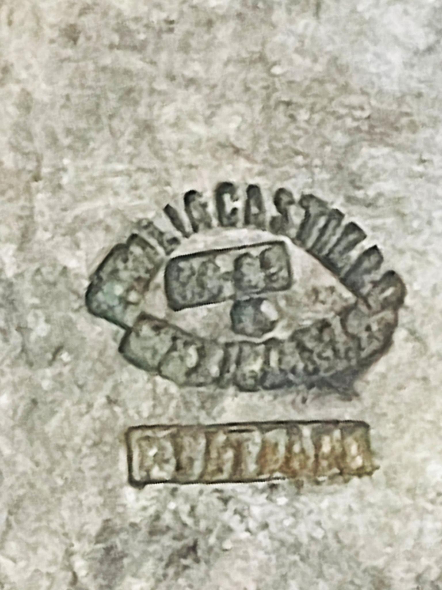 Emilia Castillo Skulpturale Schale mit Papagei aus Jaspis und Silberblech, Mexiko im Angebot 6