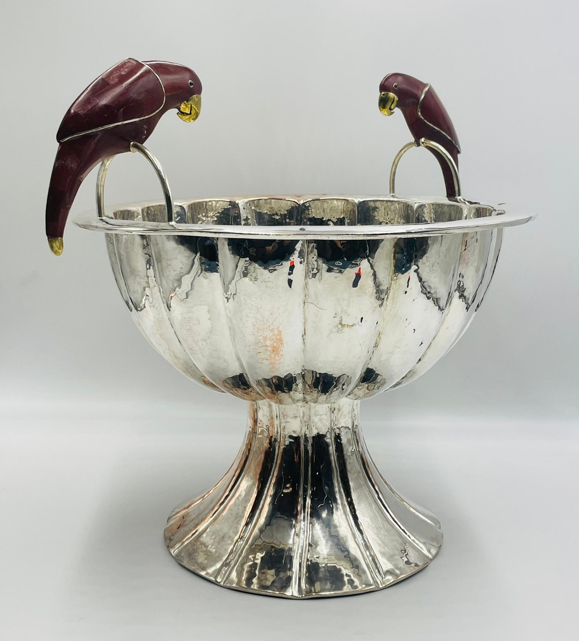 Emilia Castillo Skulpturale Schale mit Papagei aus Jaspis und Silberblech, Mexiko im Angebot 1