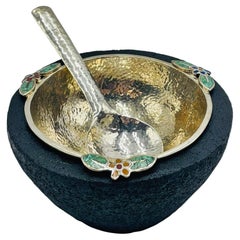 Emilia Castillo Cuenco de plata con base y cuchara de roca volcánica, Modernismo mexicano