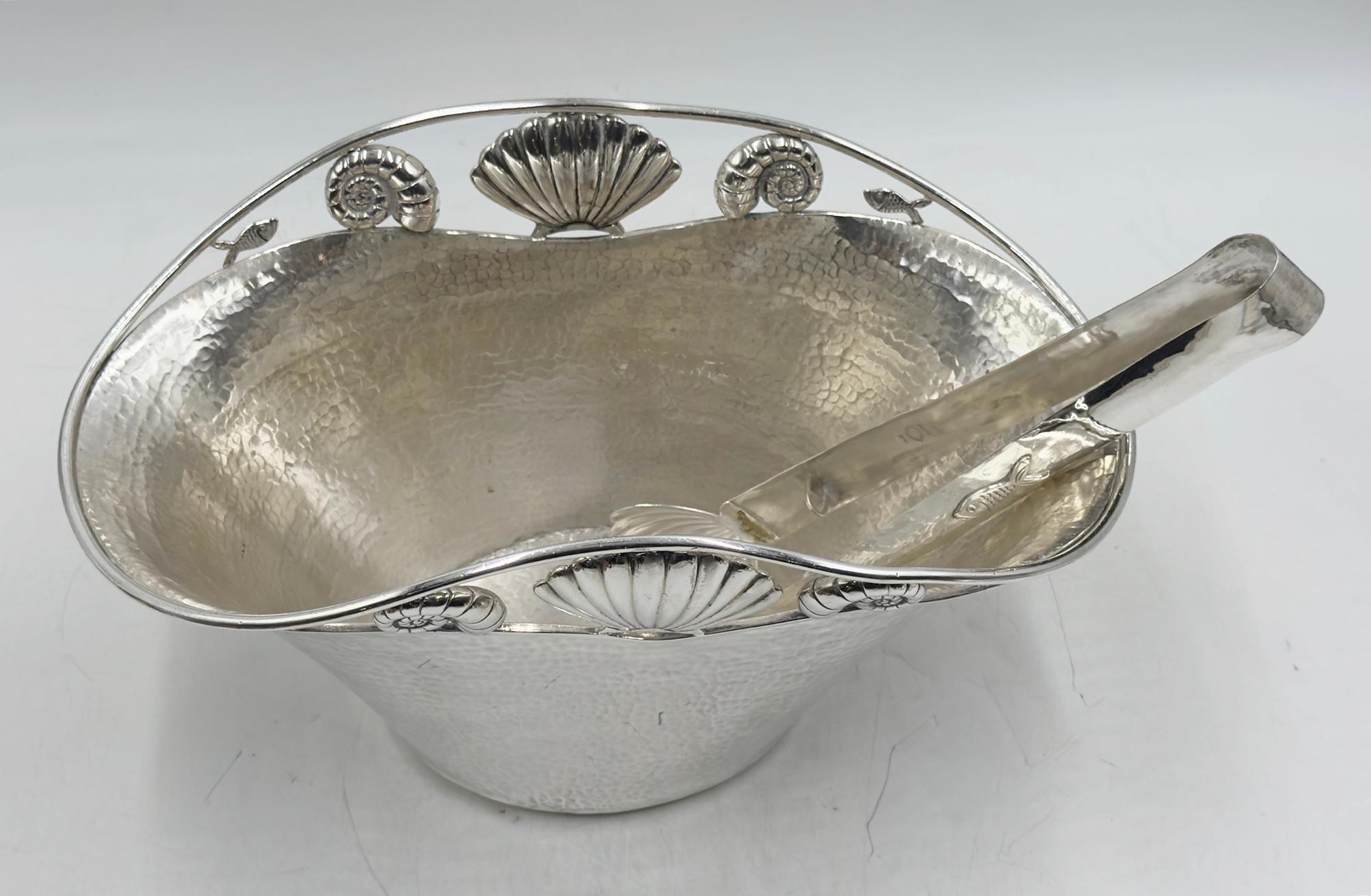 Seau à glace et pince en métal argenté avec motif de coquillage, Mexique, Emilia Castillo en vente 2