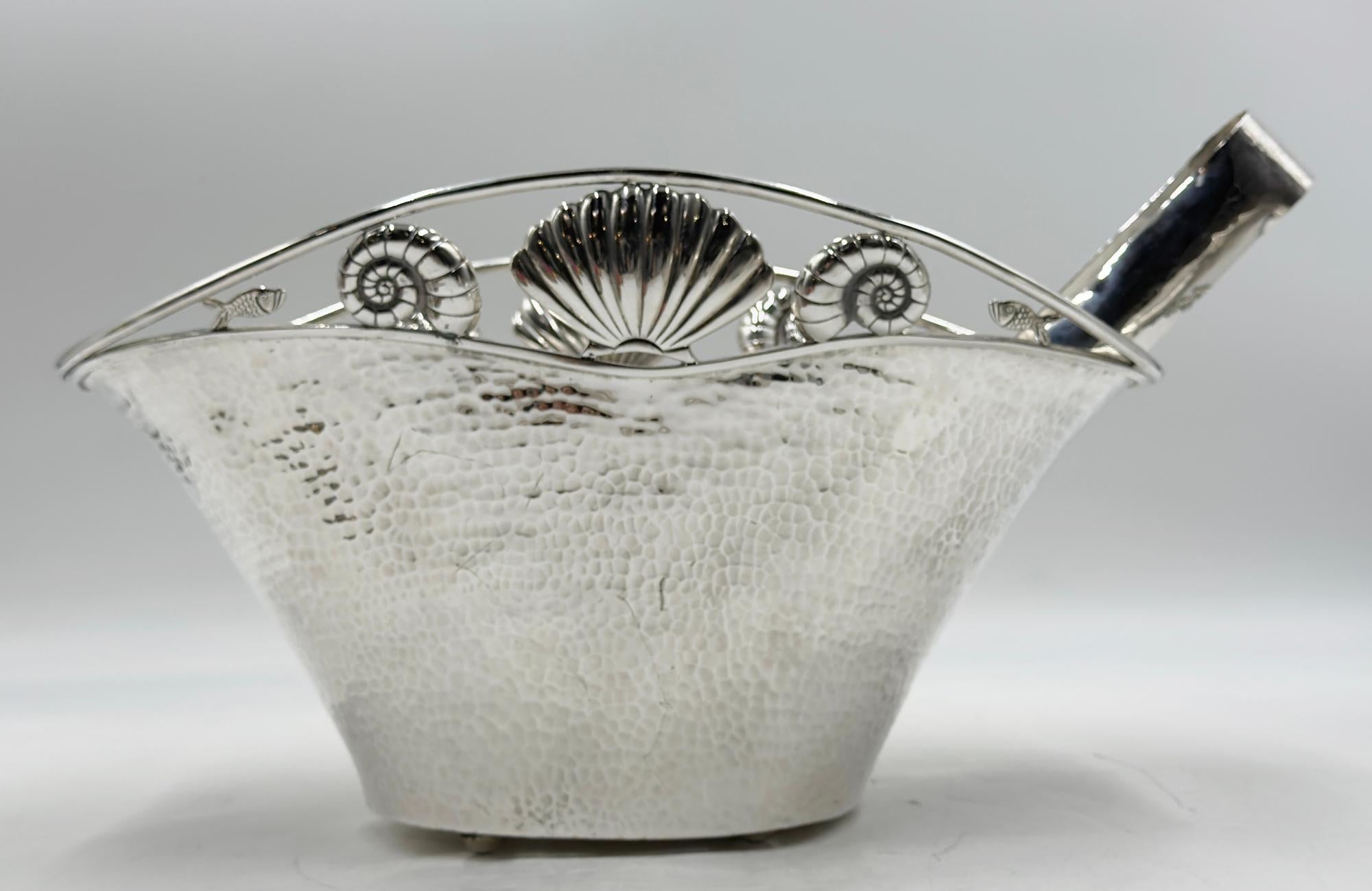 Fait main Seau à glace et pince en métal argenté avec motif de coquillage, Mexique, Emilia Castillo en vente