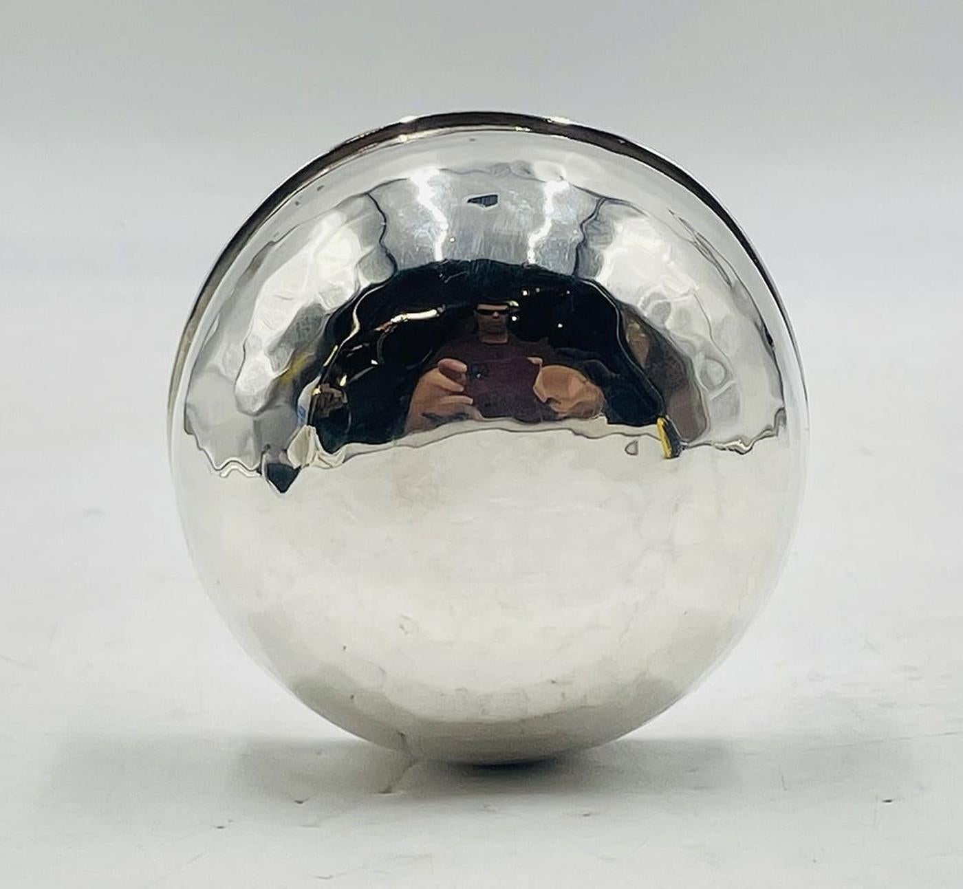 Placcato argento Emilia Castillo Mestolo placcato in argento con pappagallo di malachite, Modernismo messicano in vendita