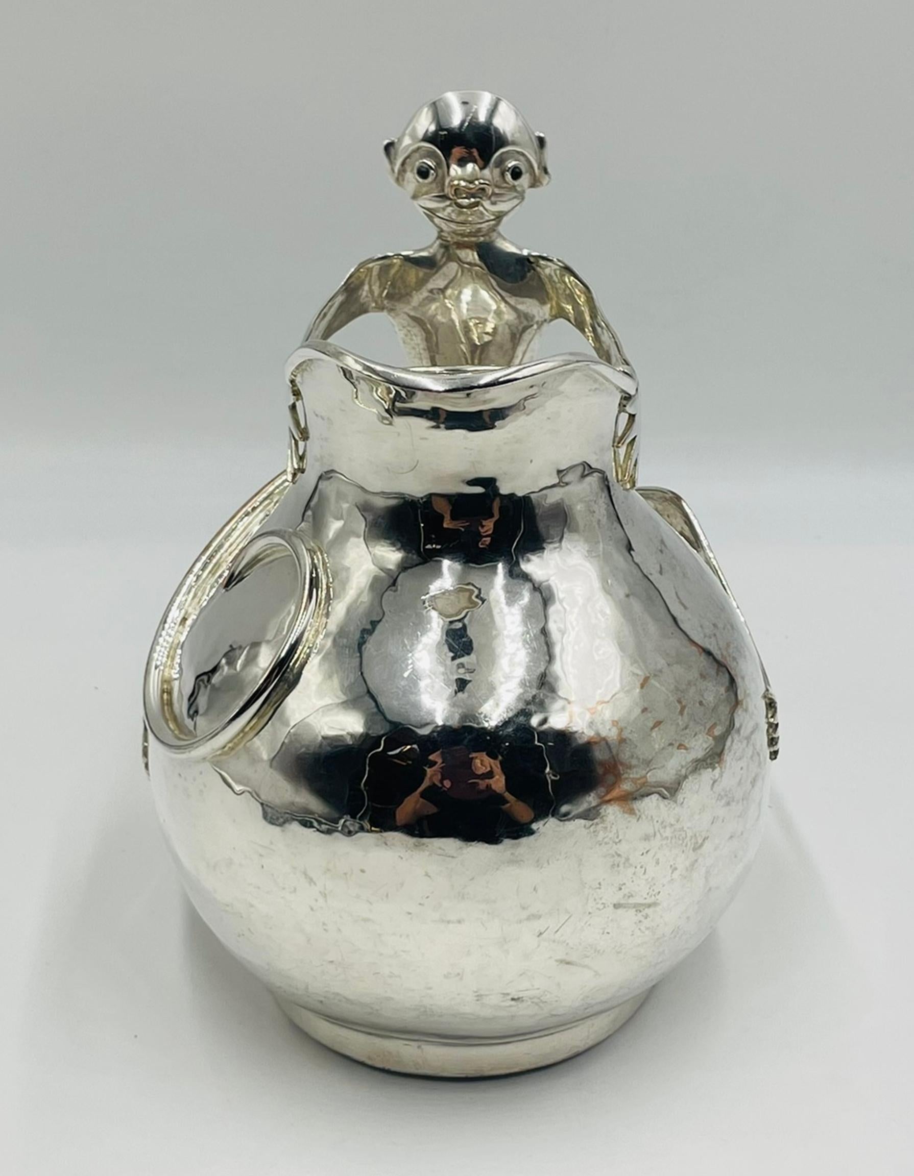 Fine XX secolo Brocca a forma di scimmia placcata in argento di Emilia Castillo, Modernismo messicano in vendita