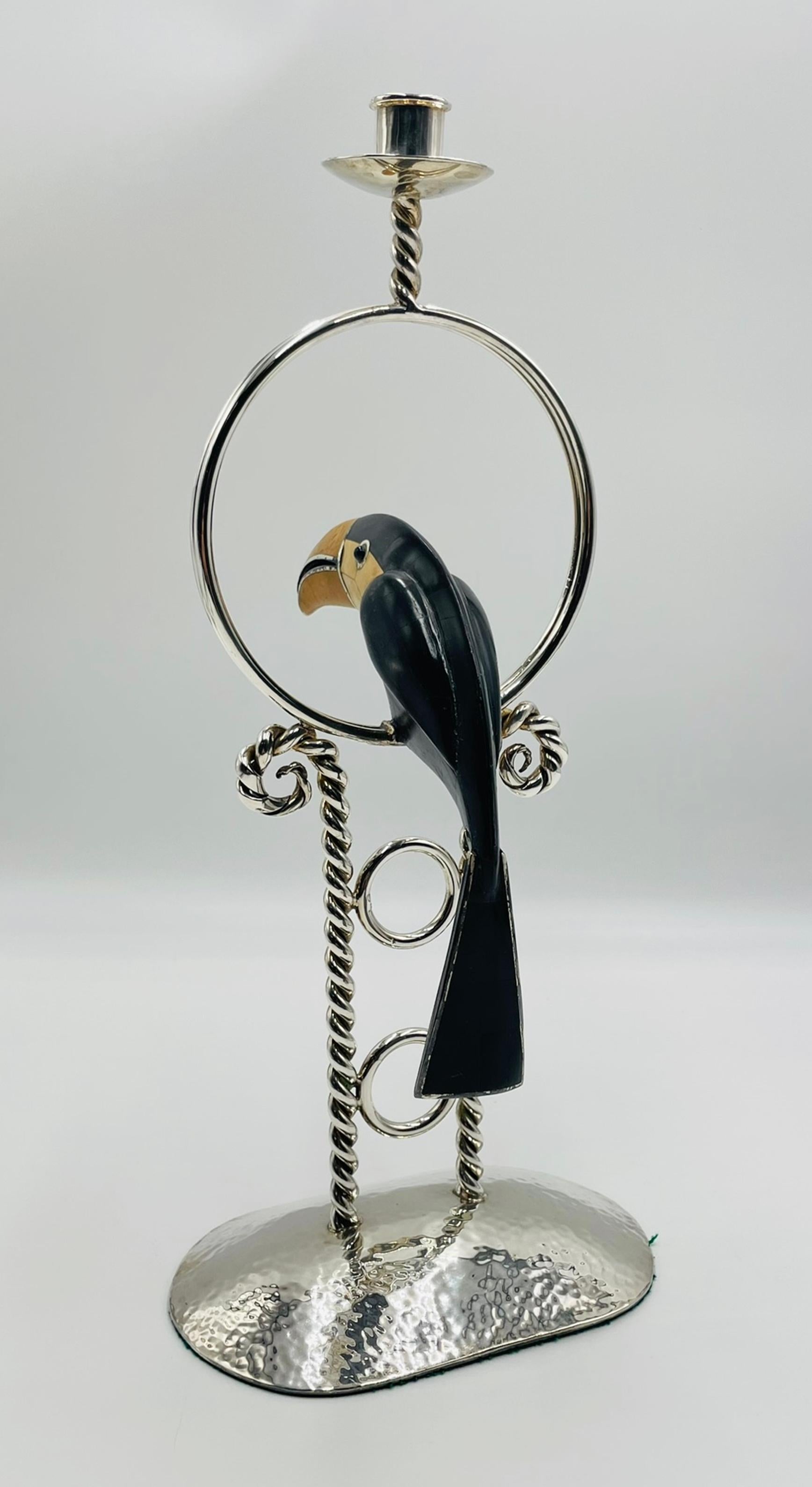 Moderno Emilia Castillo Candeliere a forma di tucano placcato in argento con intarsi in onice, Taxco Mexico in vendita