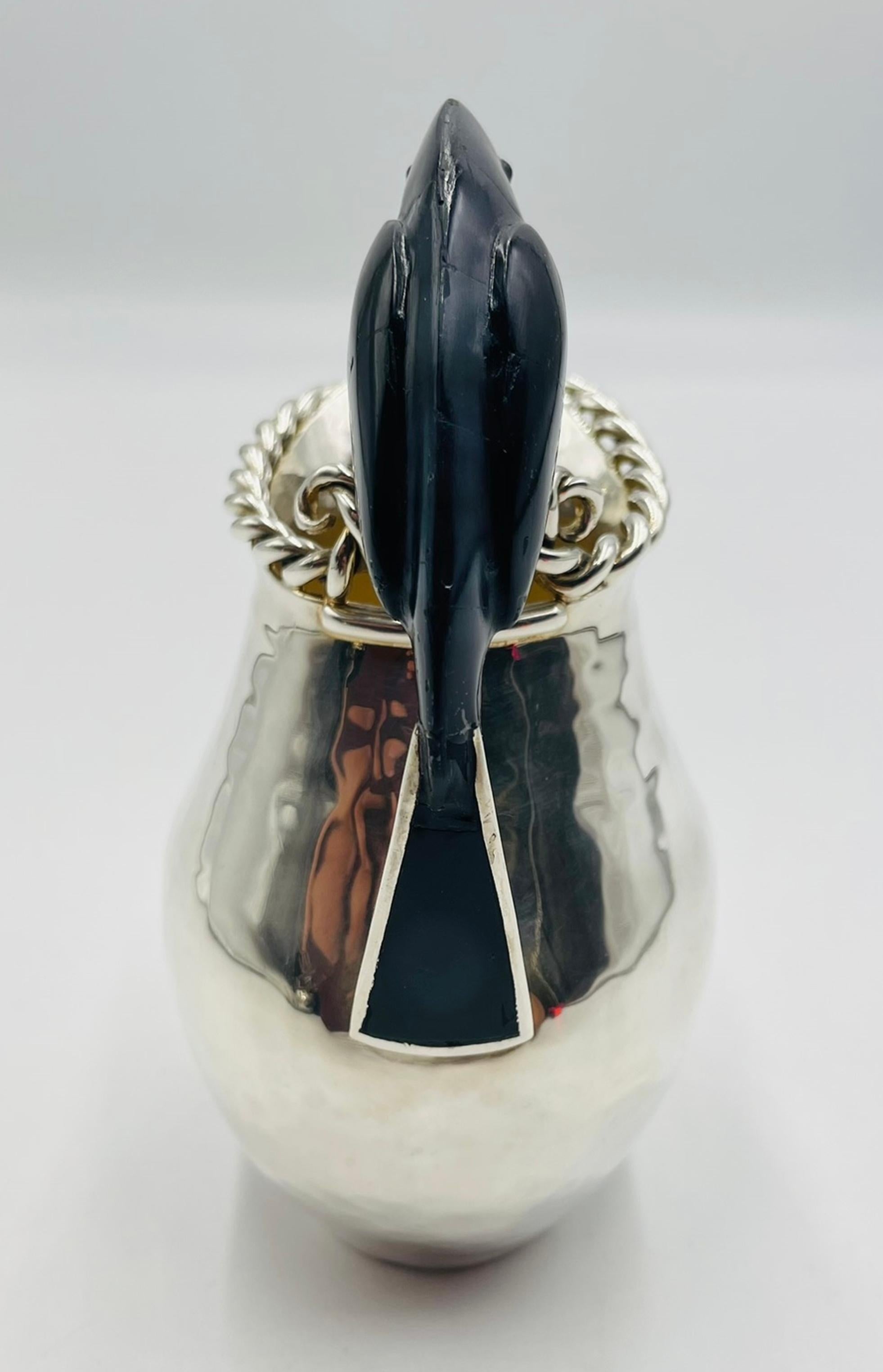 Emilia Castillo Versilberte Tukan-Kanne mit Onyx und Jaspis, Mexiko 1980er Jahre (Handgefertigt) im Angebot