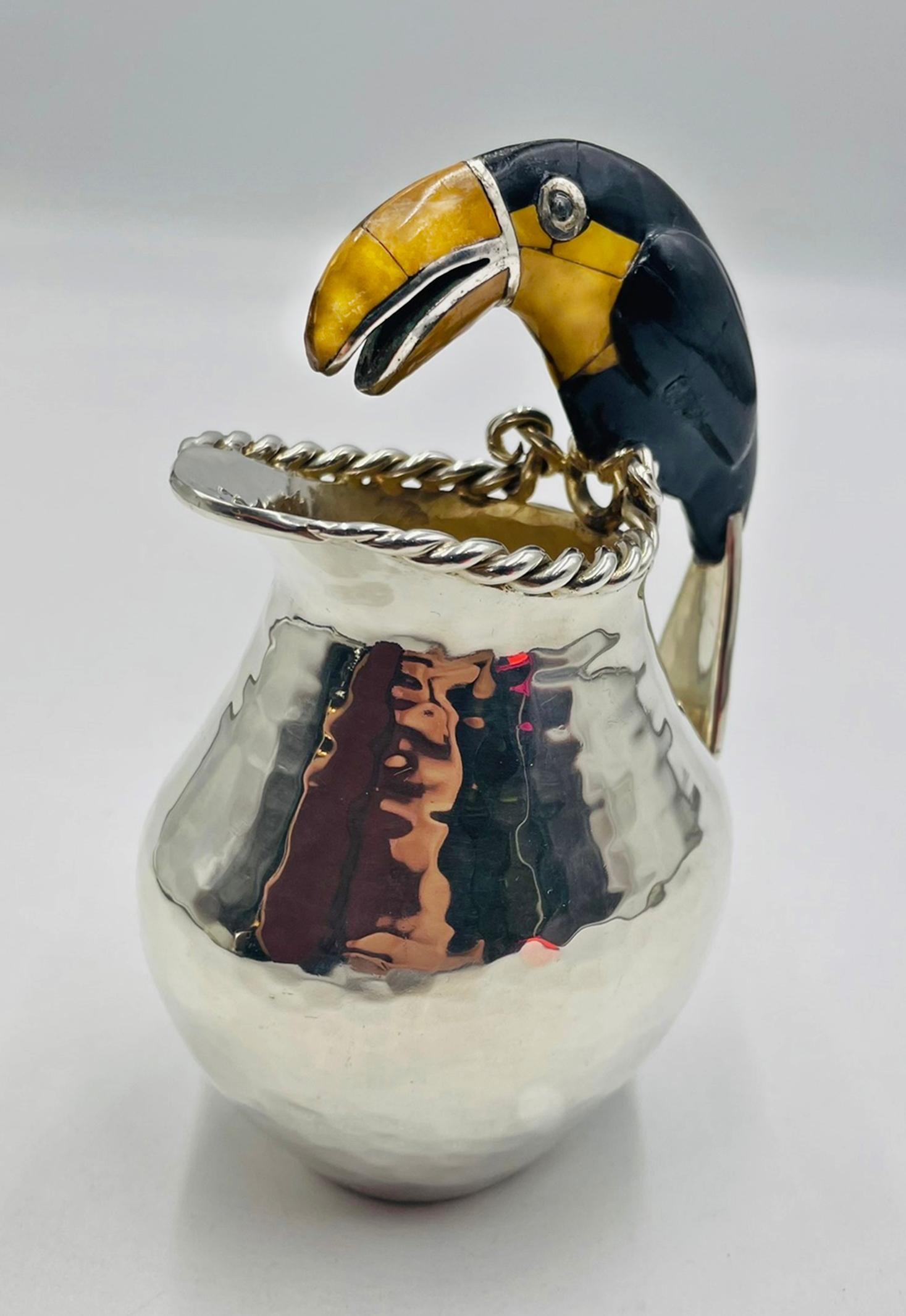 Emilia Castillo Versilberte Tukan-Kanne mit Onyx und Jaspis, Mexiko 1980er Jahre (Versilberung) im Angebot