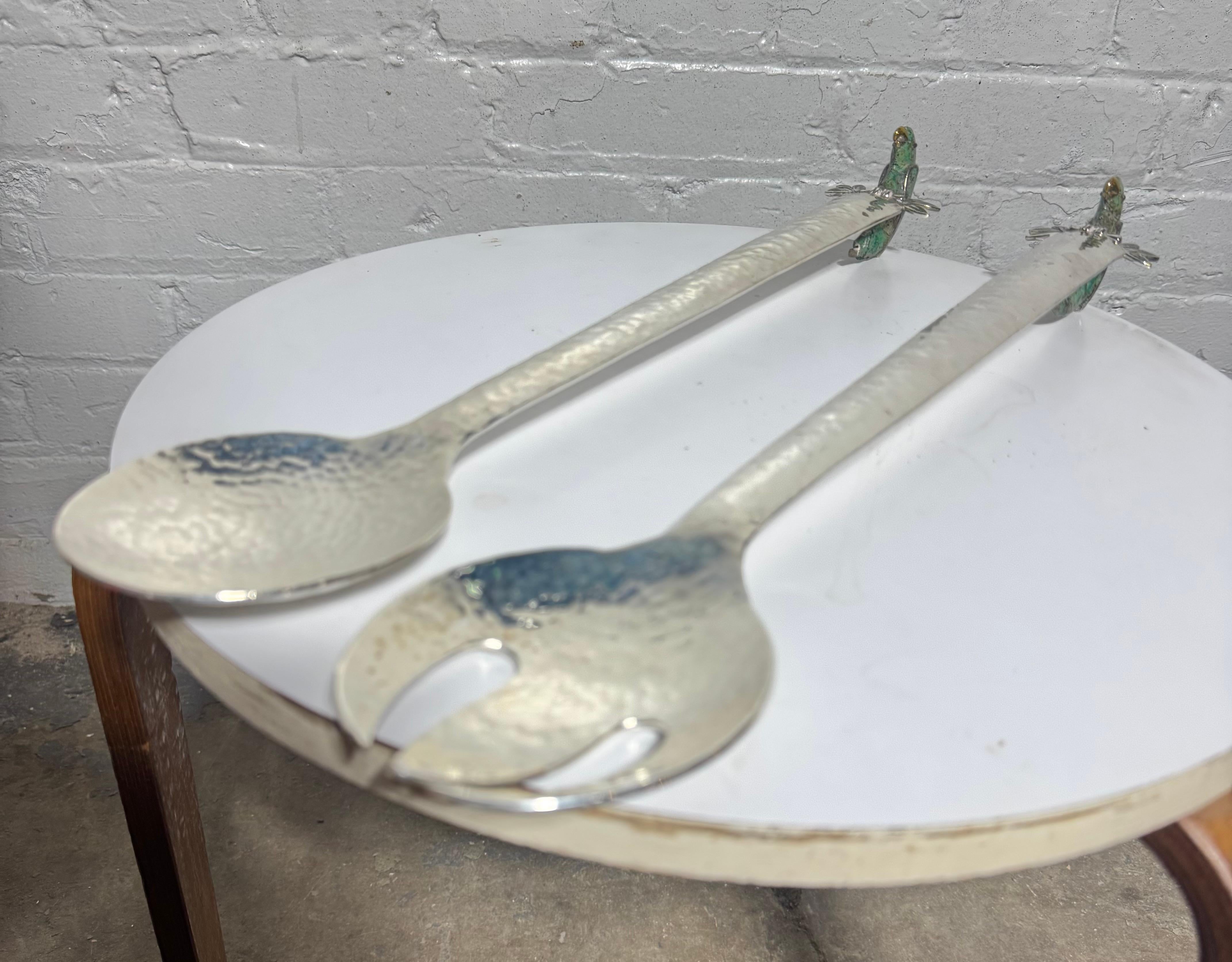 Cucchiai da insalata in argento di Emilia Castillo con pappagalli di malachite / Messico in vendita 3