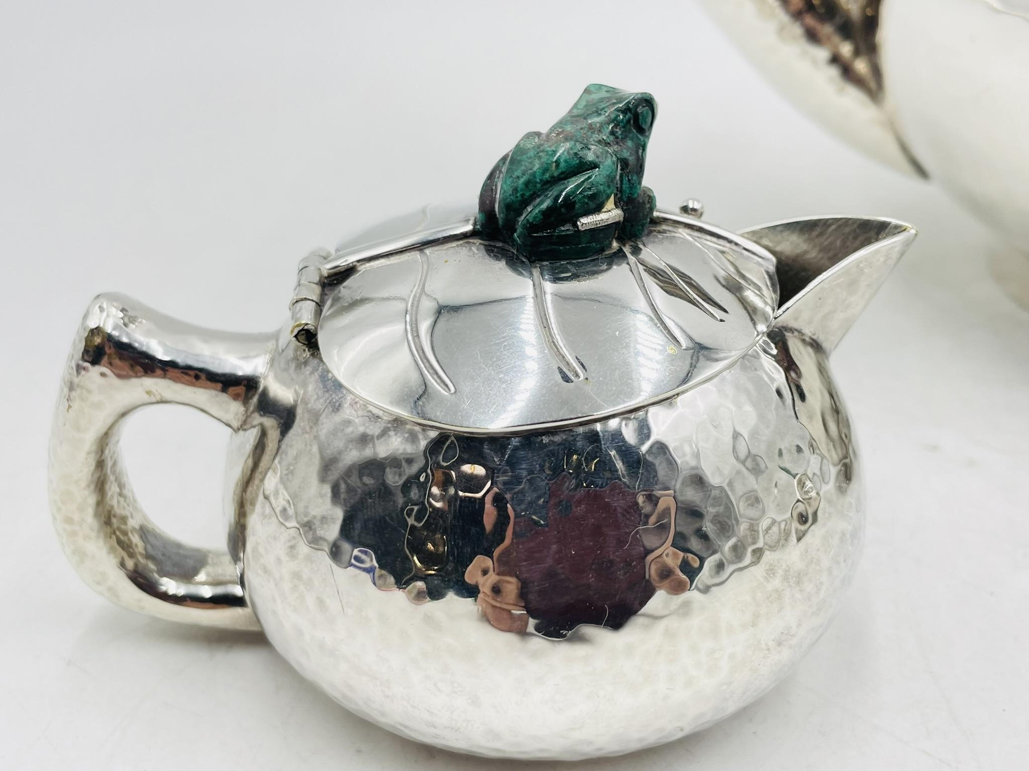 Service à thé en argent Emilia Castillo avec grenouilles en malachite, signé Design/One mexicain en vente 4