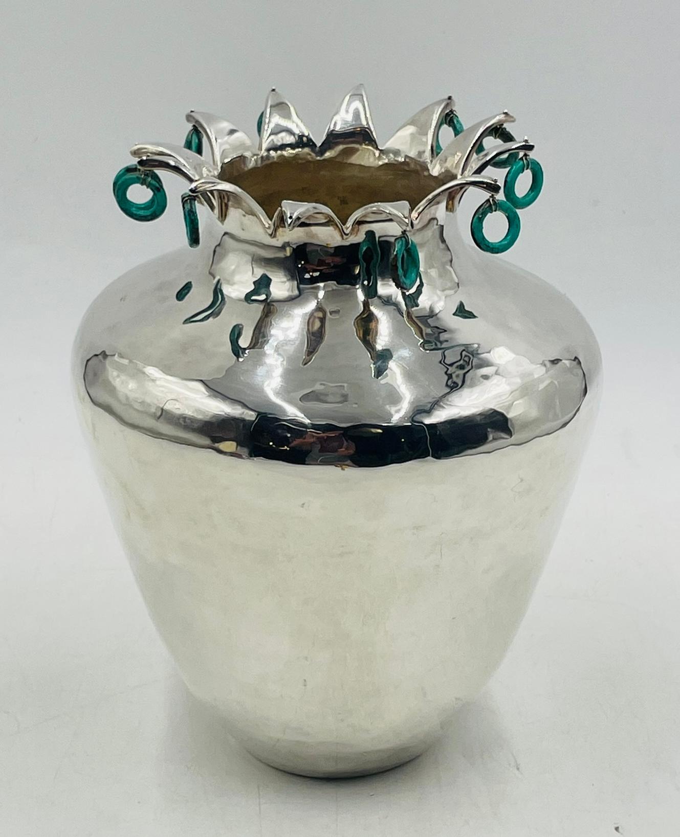Moderno Vaso d'argento di Emilia Castillo con accenti di pietra, firmato, Taxco Mexico in vendita