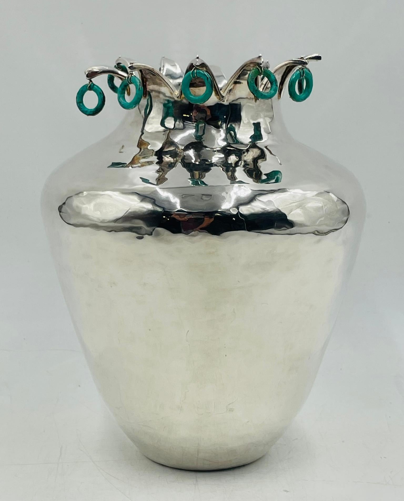 Messicano Vaso d'argento di Emilia Castillo con accenti di pietra, firmato, Taxco Mexico in vendita