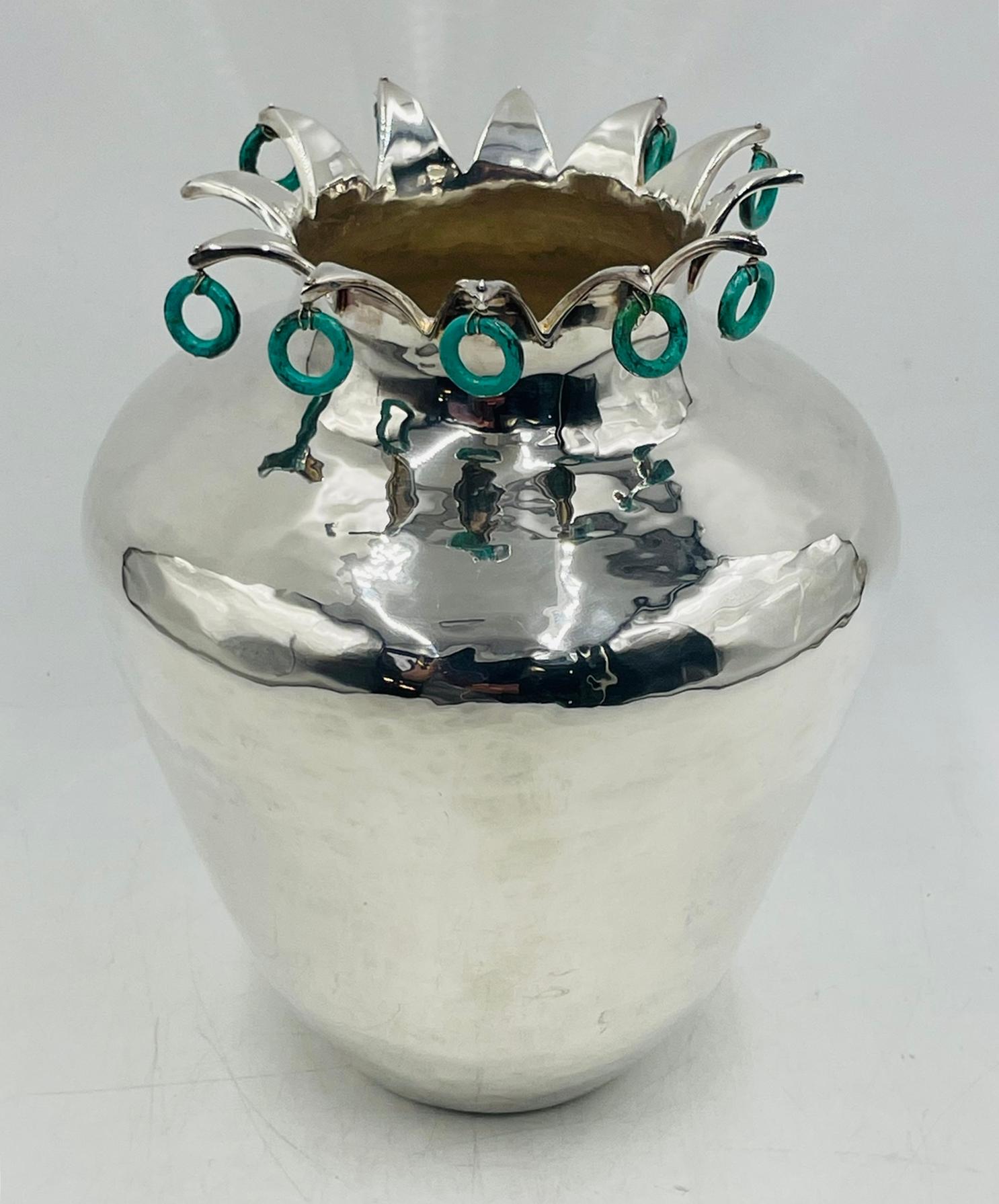 Fatto a mano Vaso d'argento di Emilia Castillo con accenti di pietra, firmato, Taxco Mexico in vendita