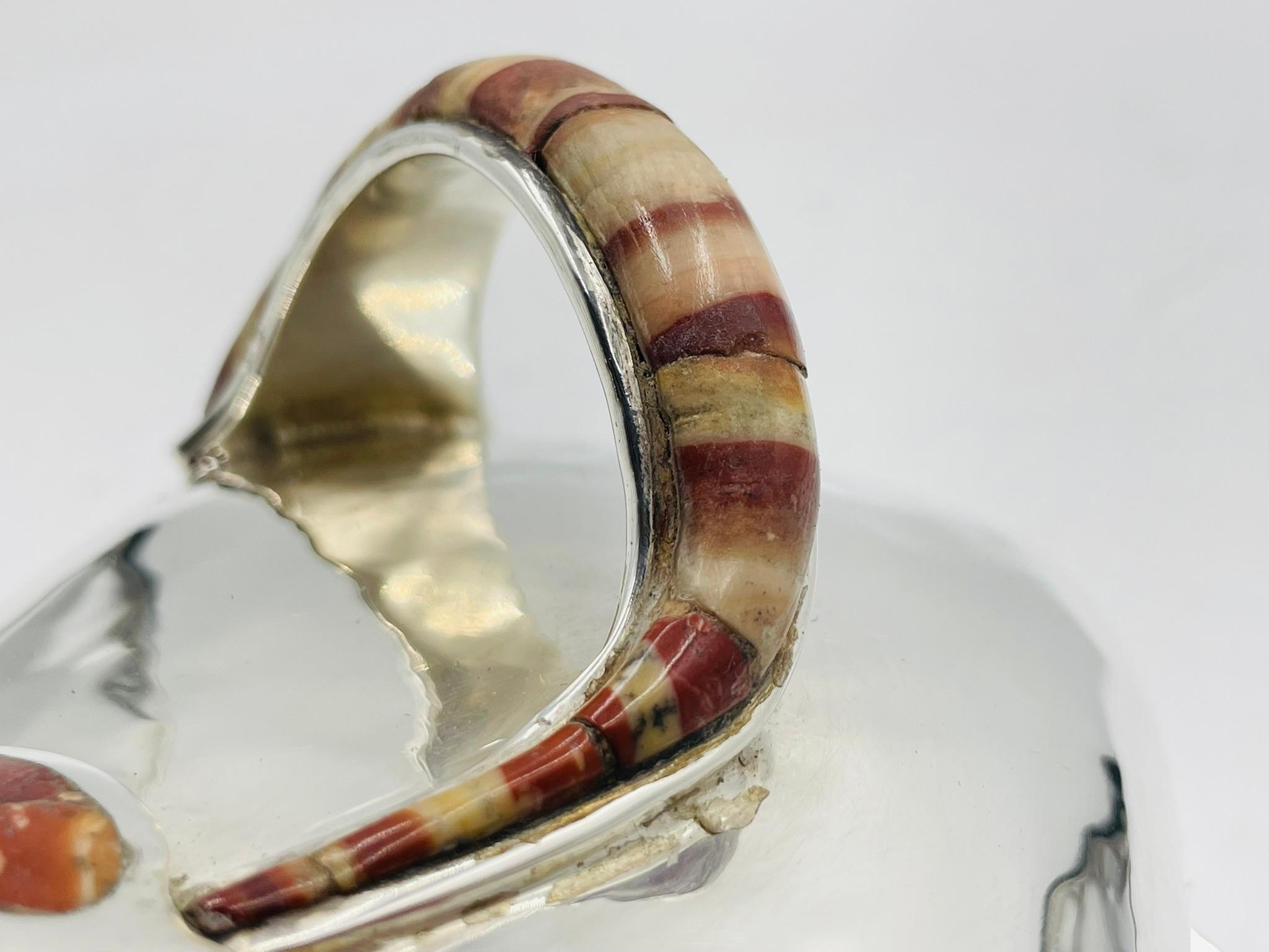 Beurrier couvert à incrustation de jaspe 