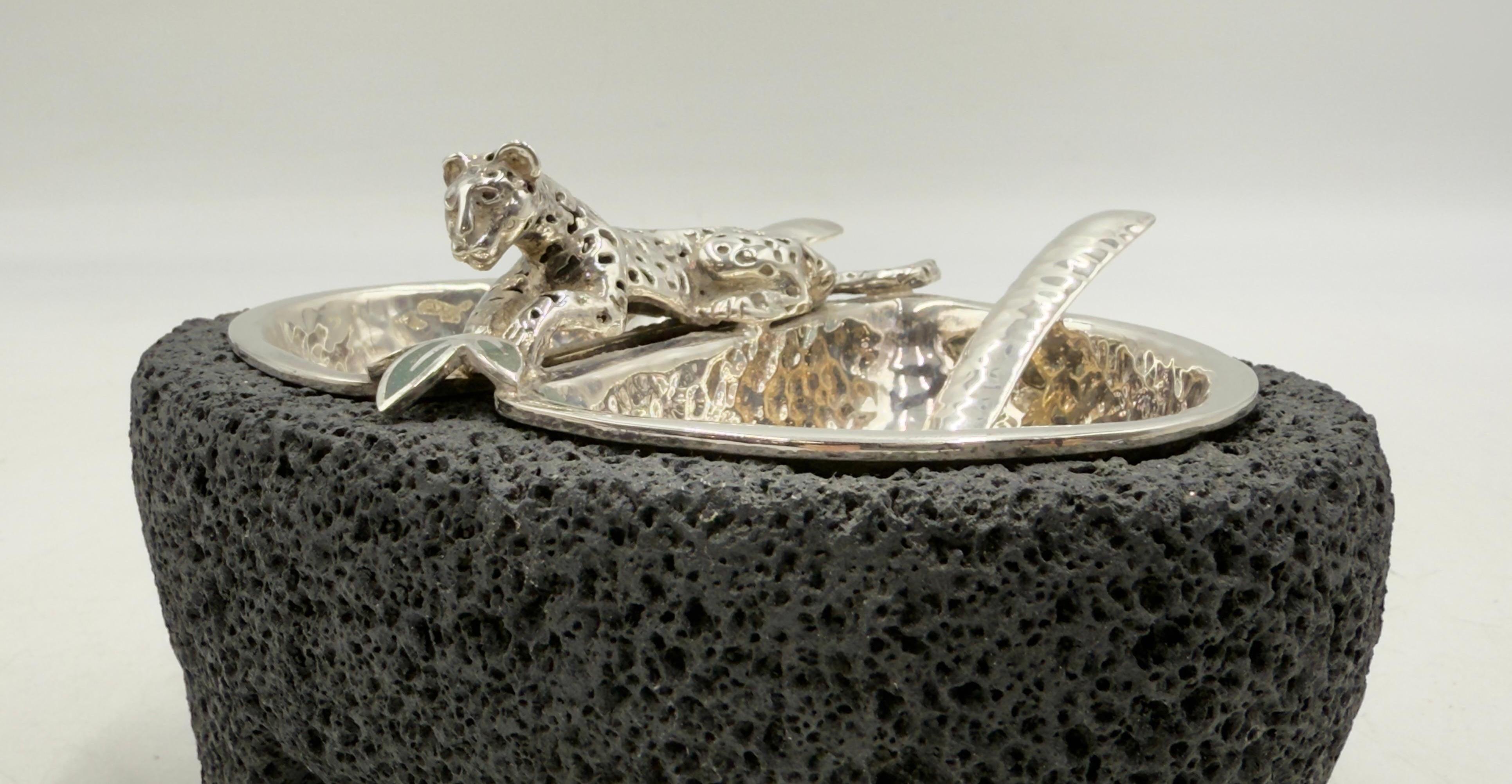 Molcajete di Emilia Castillo in argento con giaguaro e cucchiai abbinati, Messico in vendita 8