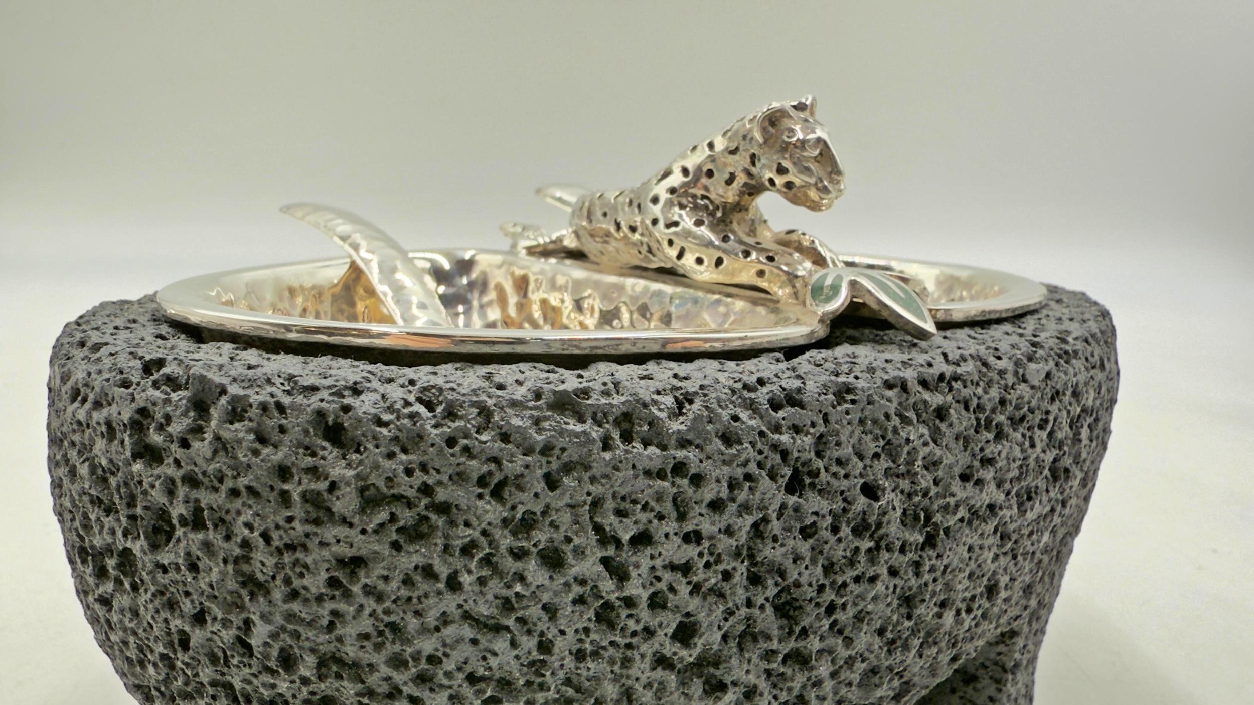 Molcajete di Emilia Castillo in argento con giaguaro e cucchiai abbinati, Messico in vendita 9
