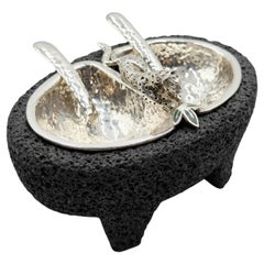 Emilia Castillo Molcajete de plata con jaguar y cucharas a juego, México