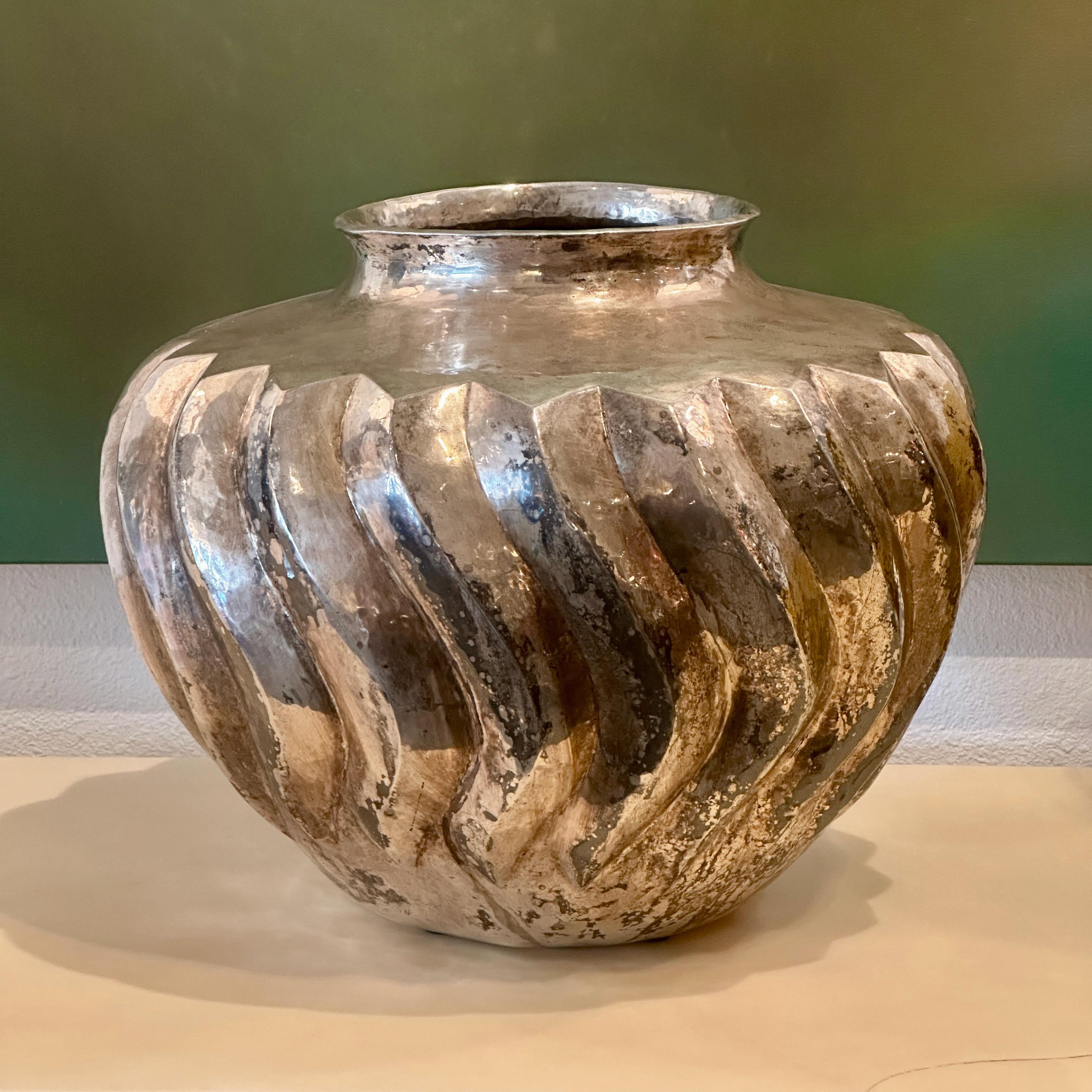 Emilia Castillo Taxco Mexico Vaso in argento placcato, anni '80 ca.

Il vaso misura 13