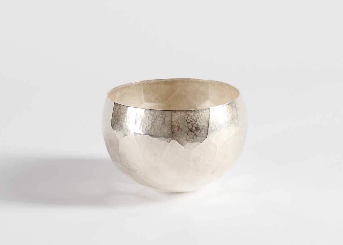 XXIe siècle et contemporain Emiliano Céliz, Corazón Fragmentado, bol plaqué argent, Argentine, 2025 en vente