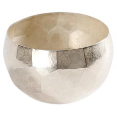 Emiliano Céliz, Corazón Fragmentado, versilberte Schale, Argentinien, 2025