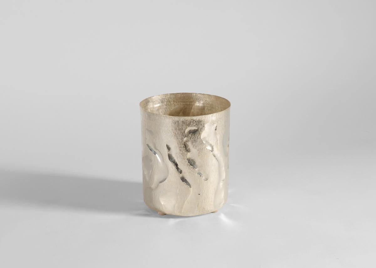 Argentino Emiliano Céliz, Encuentros, Vaso contemporaneo placcato in argento, Argentina, 2024 in vendita
