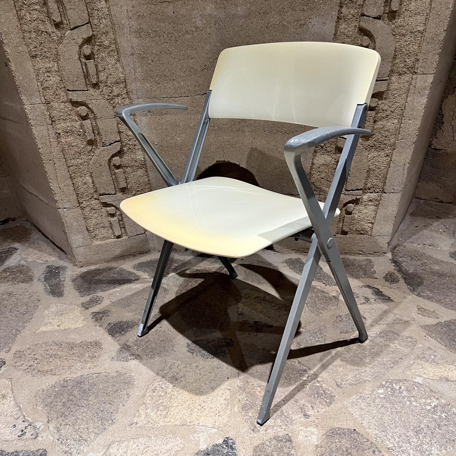 Emilio Ambasz Knoll Sedia da ufficio impilabile in plastica e metallo in vendita 4