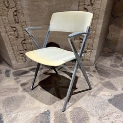 Emilio Ambasz Knoll Stapelbarer Bürostuhl aus Kunststoff und Metall